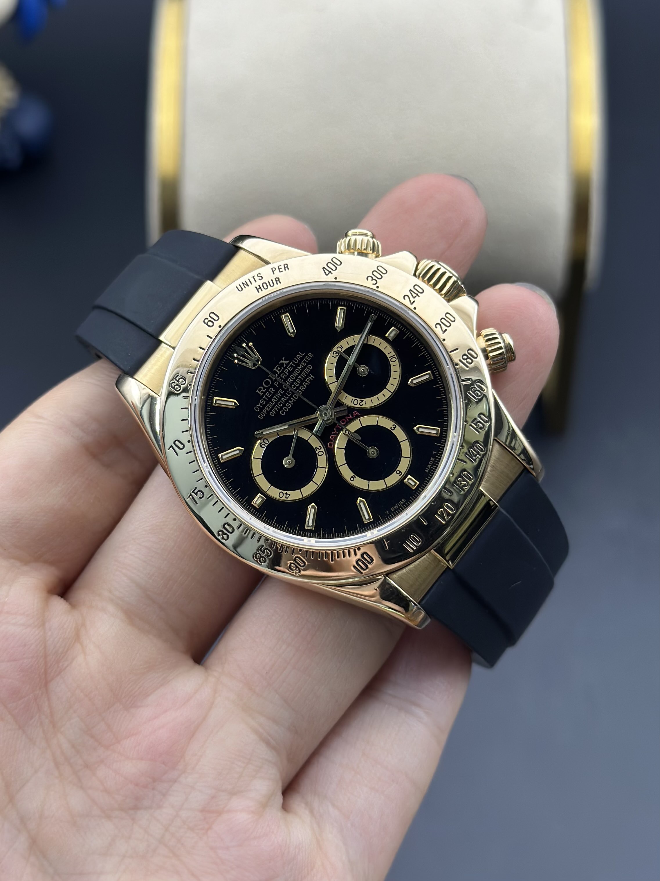 Rolex 16528 detail 1