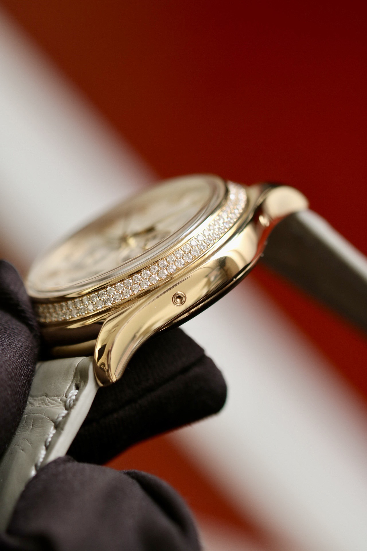 Patek Philippe 4936J-001 detail 4