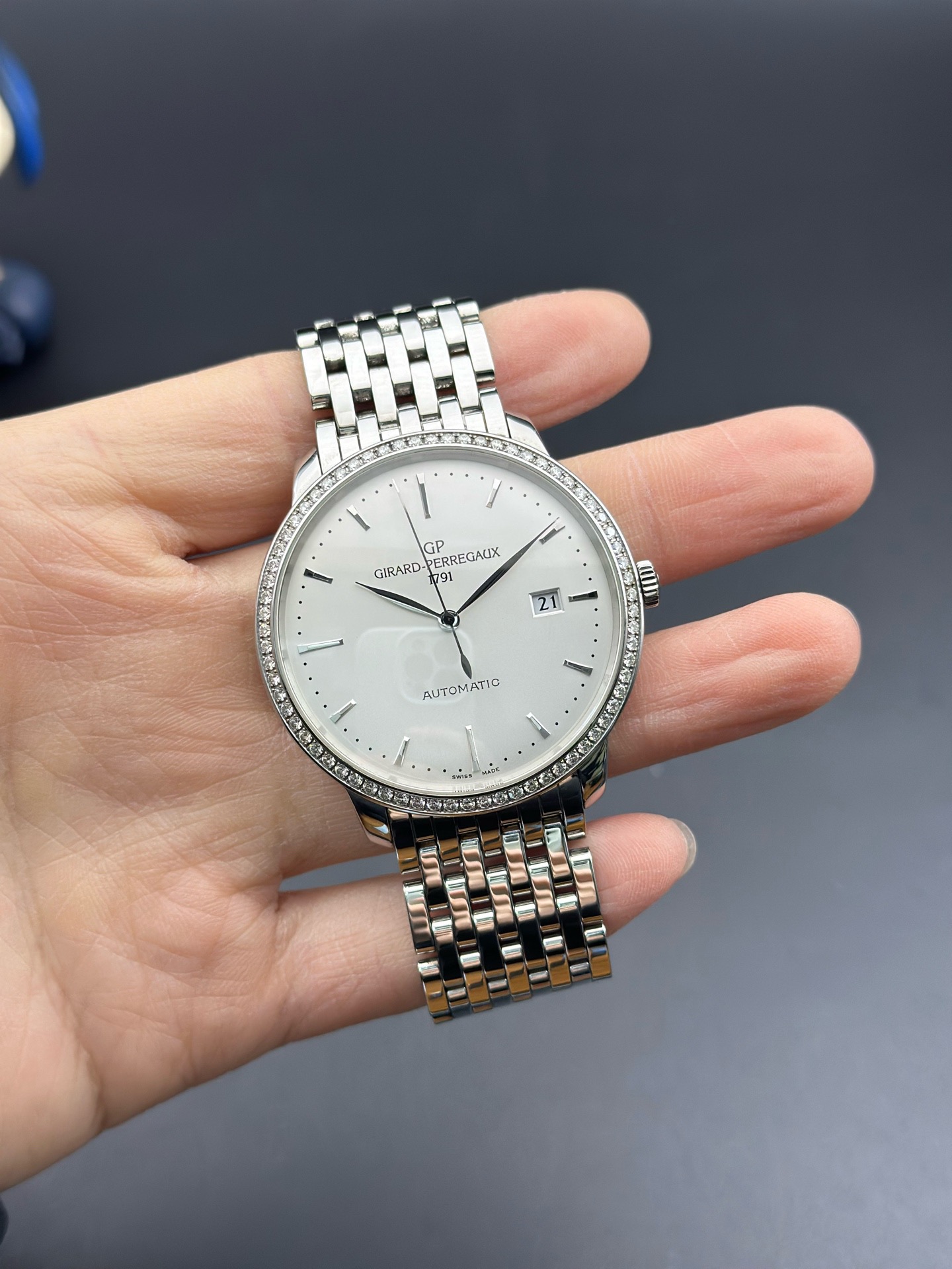 Girard Perregaux 49555D11A131-11A detail 1