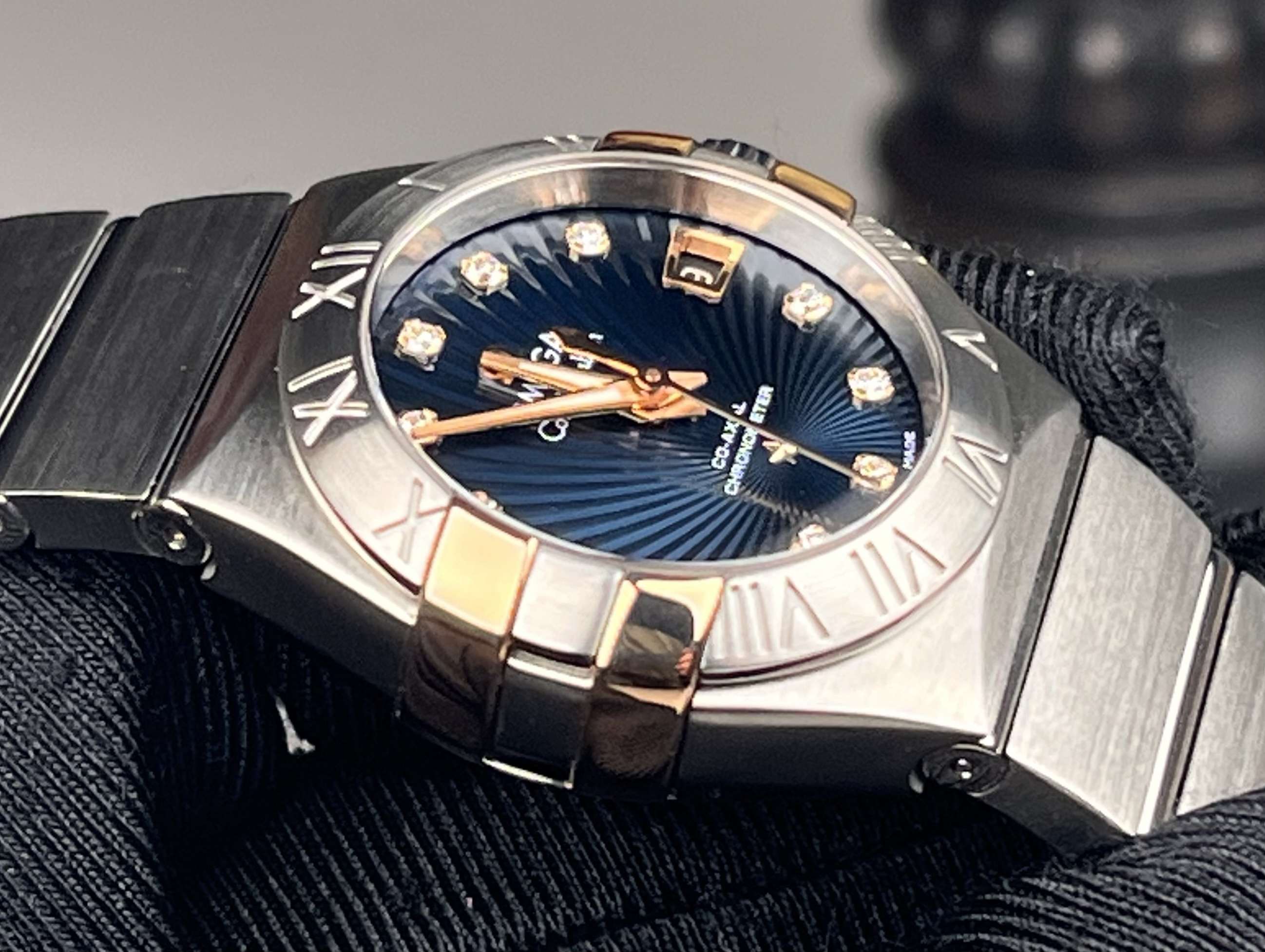 Omega 123.20.27.20.53.002 detail 3