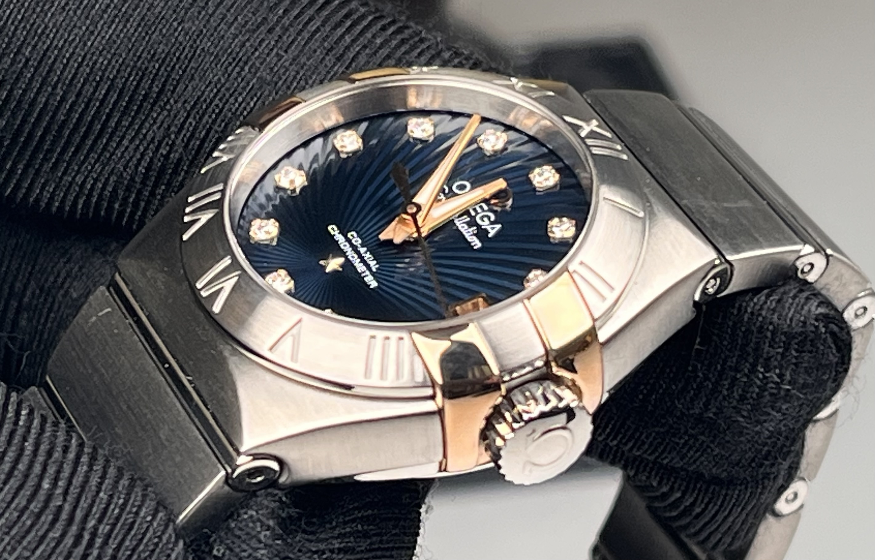 Omega 123.20.27.20.53.002 detail 4