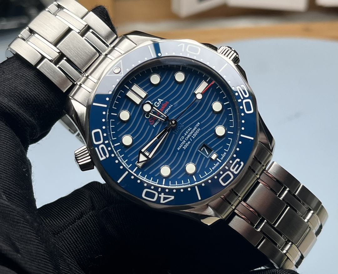 Omega 210.30.42.20.03.001 detail 3