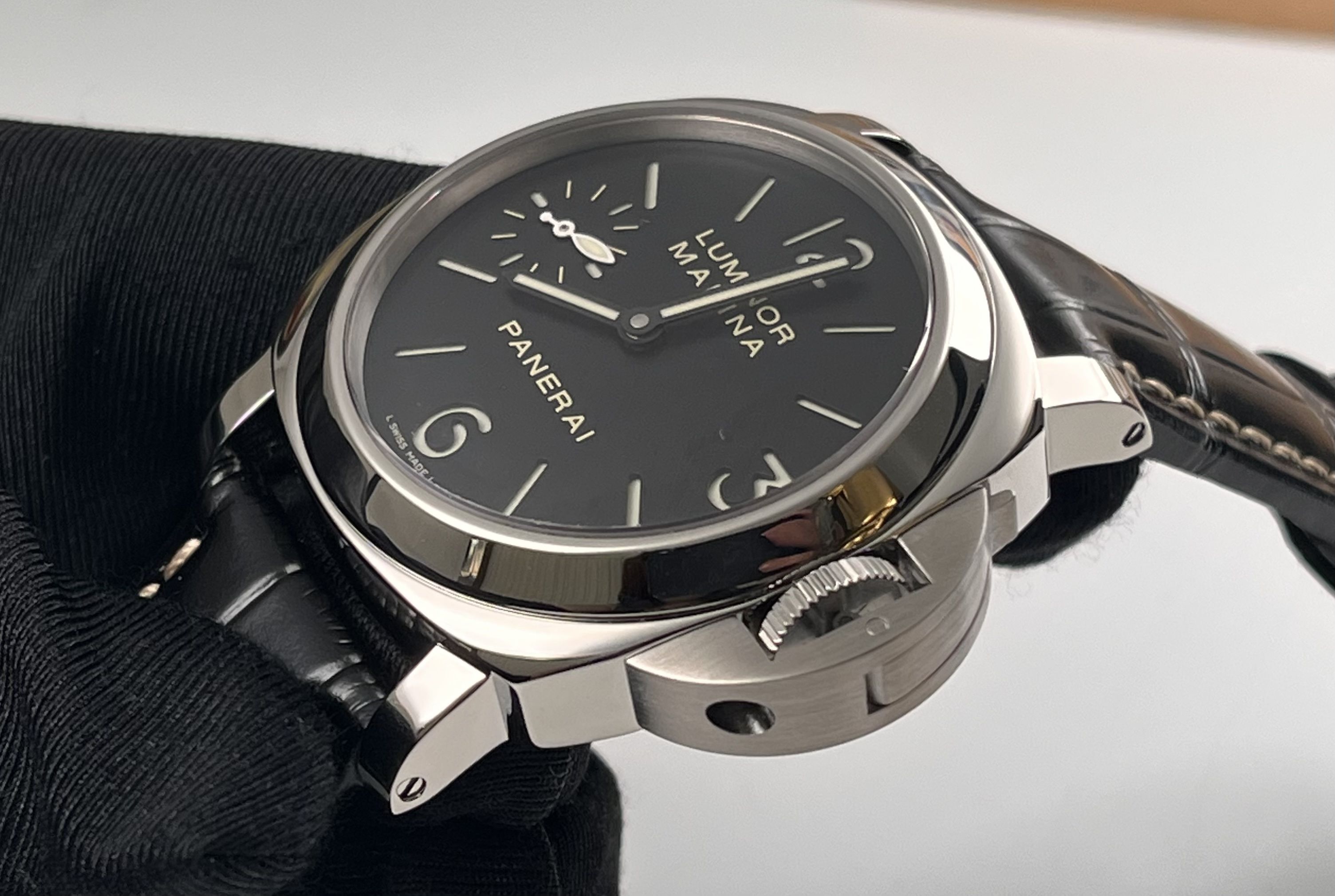 Panerai PAM00111 detail 2