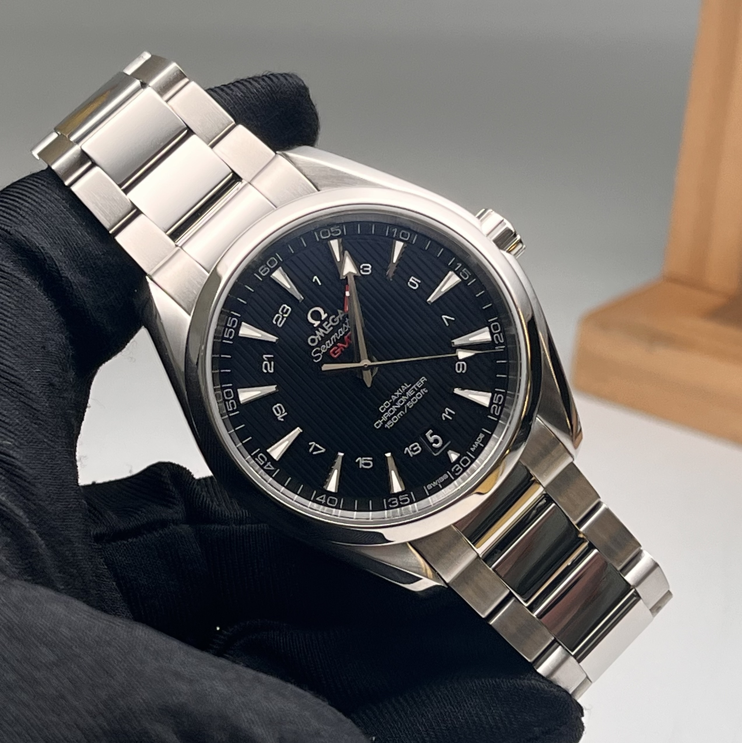 Omega 231.10.43.22.01.001