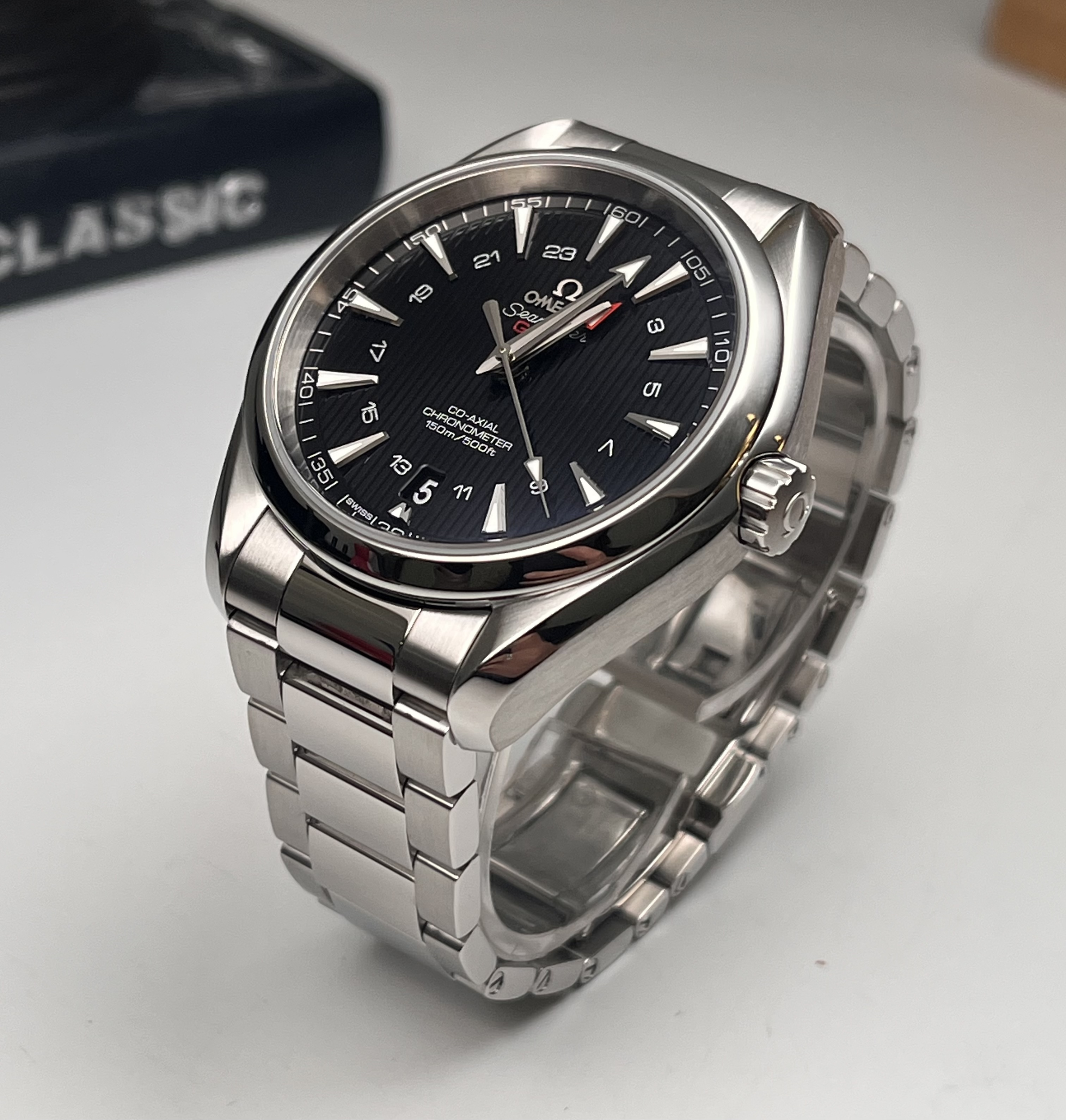 Omega 231.10.43.22.01.001 detail 1