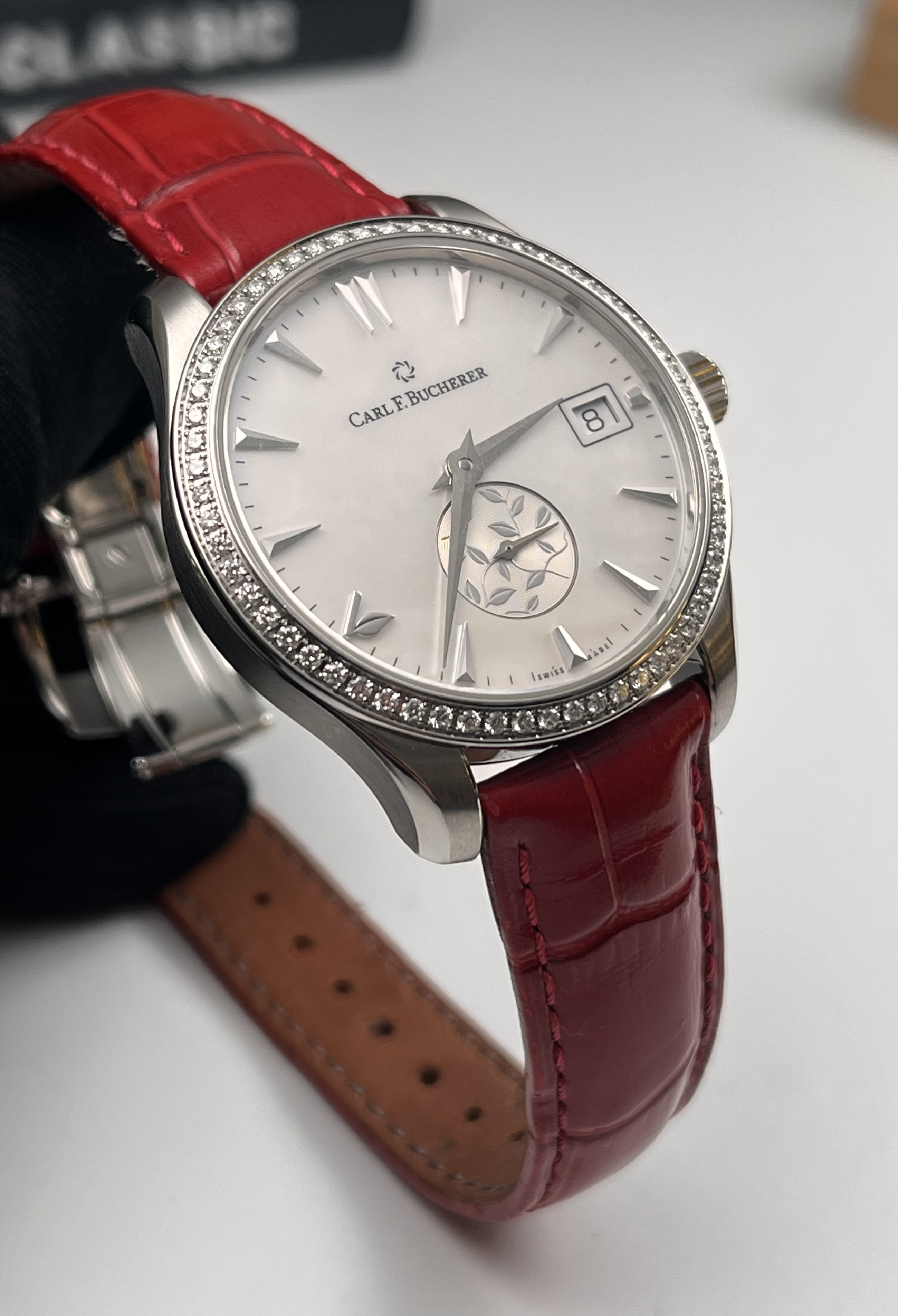 Carl F. Bucherer 00.10922.08.73.11 detail 1