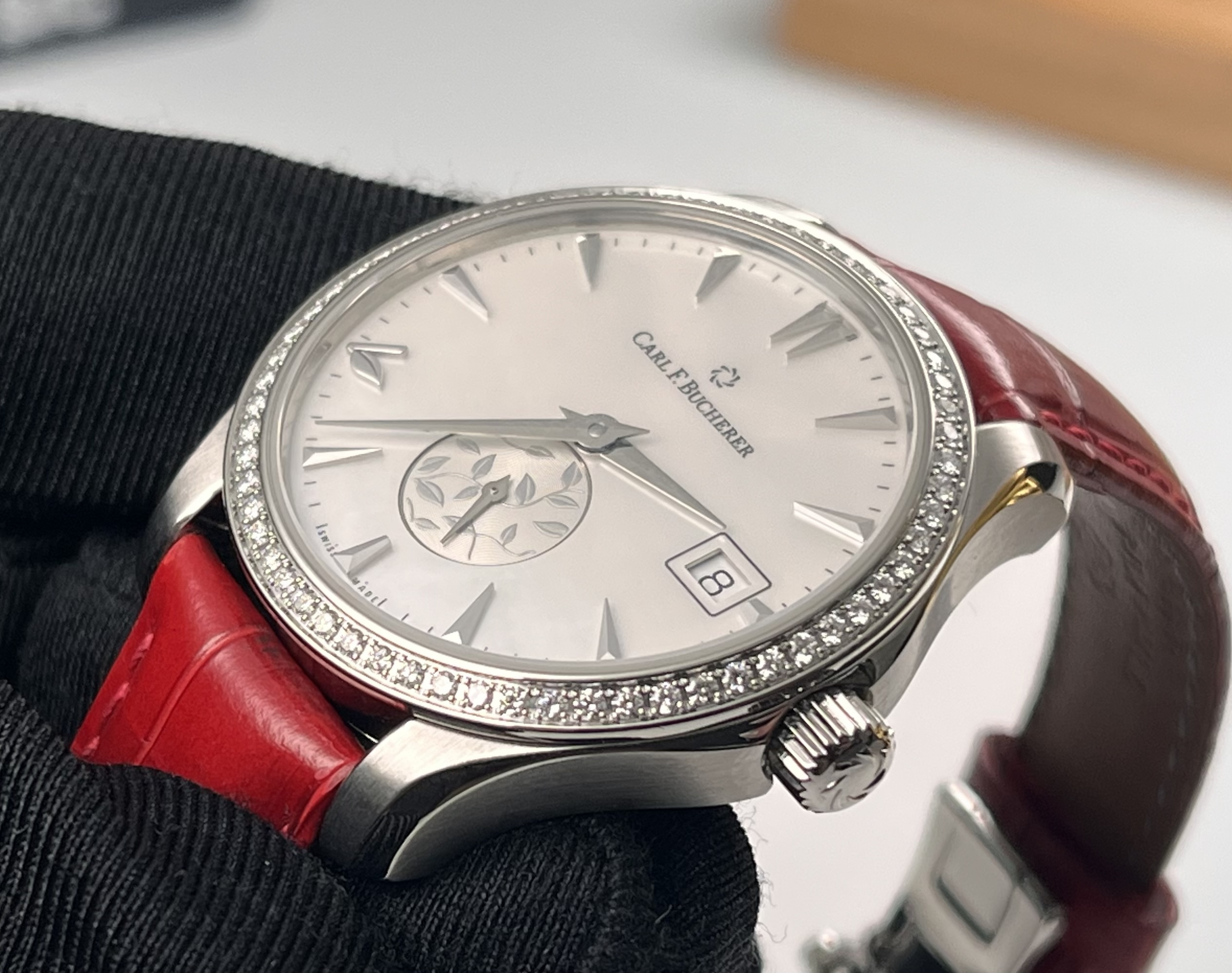 Carl F. Bucherer 00.10922.08.73.11 detail 2