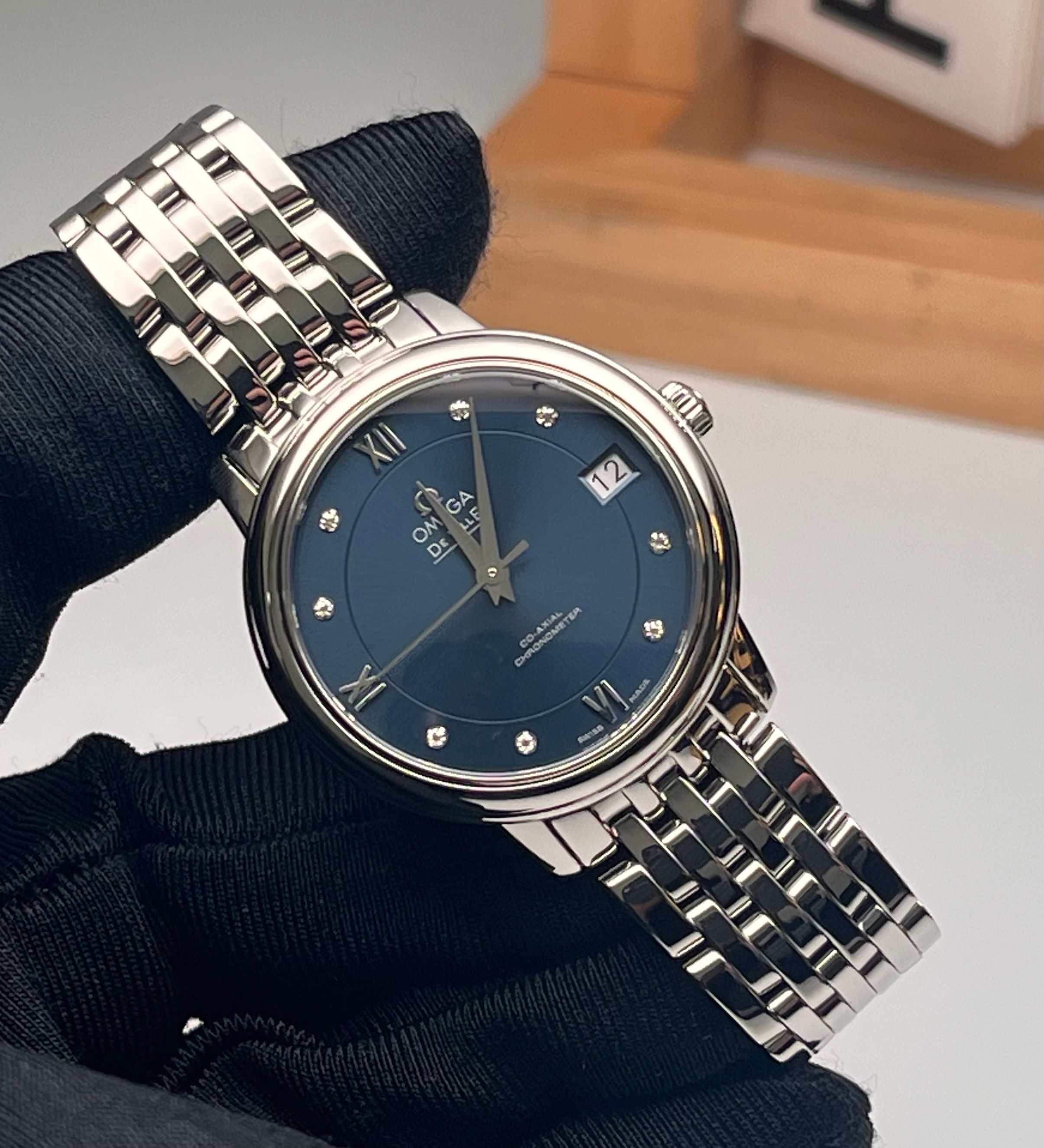Omega 424.10.33.20.53.001 detail 3