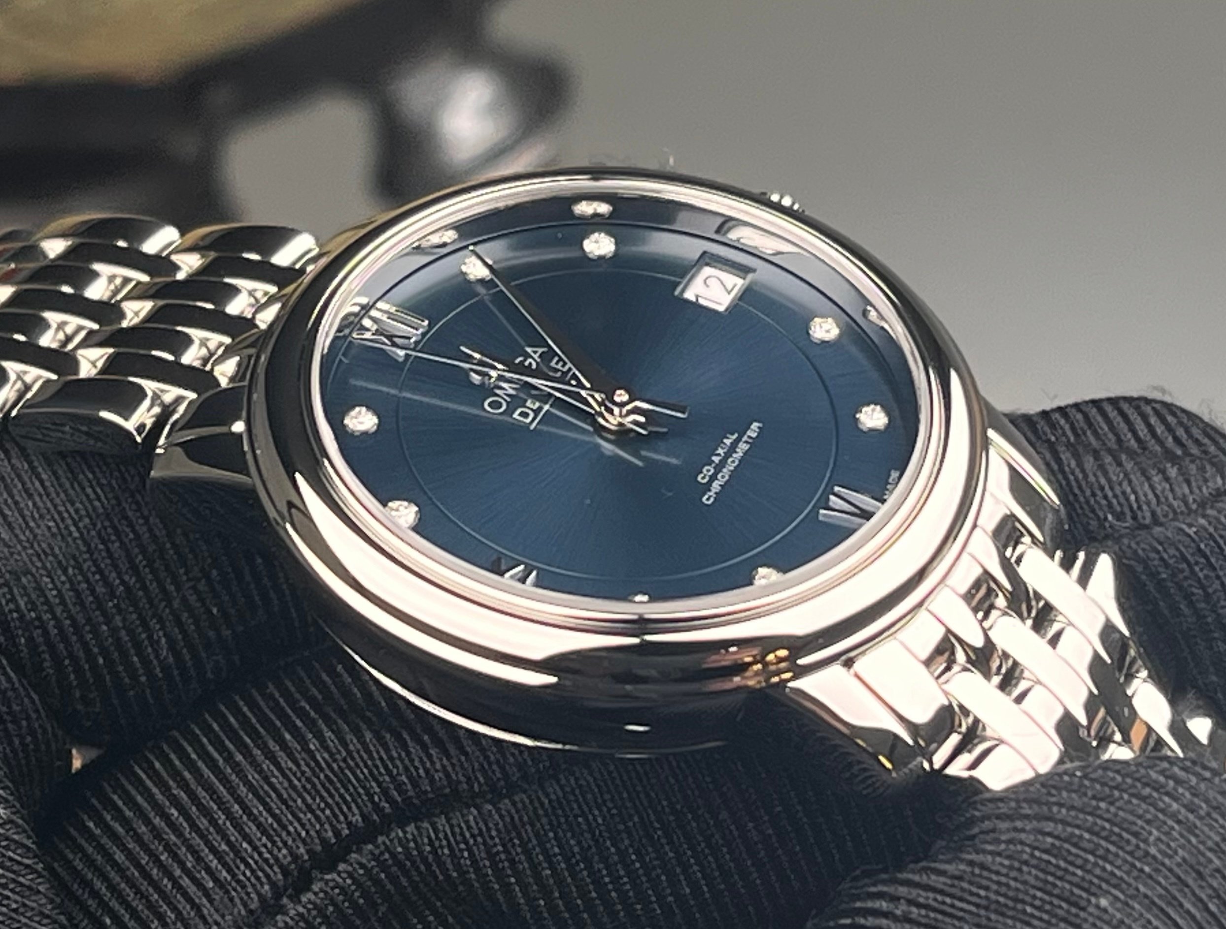 Omega 424.10.33.20.53.001 detail 4