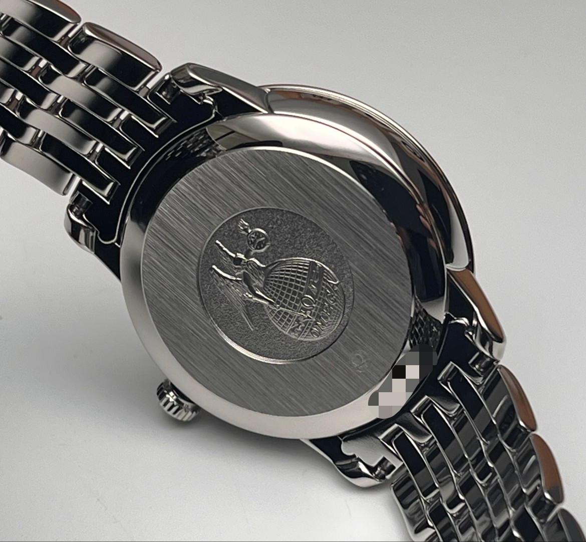 Omega 424.10.33.20.53.001 detail 6
