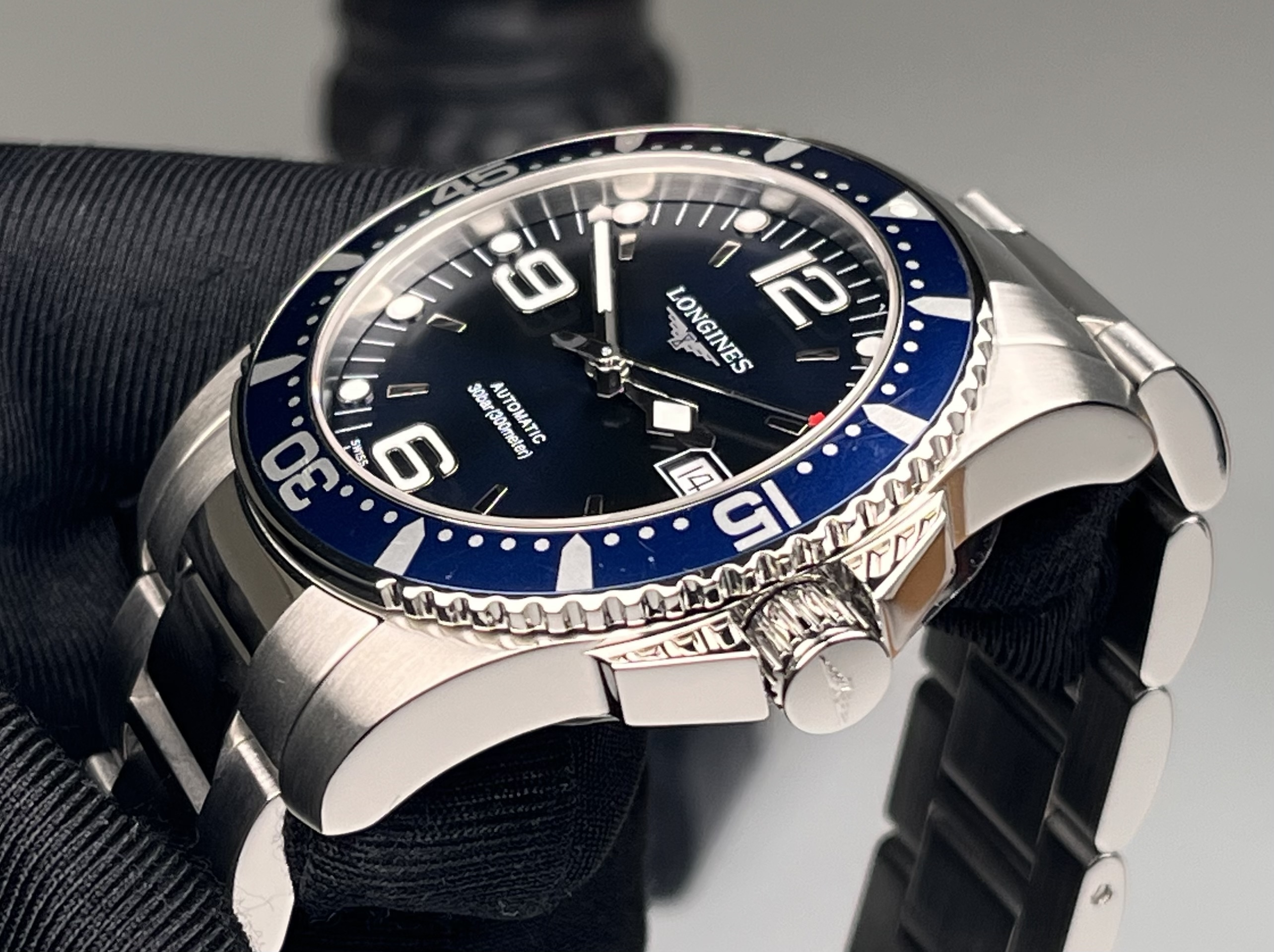 Longines L3.742.4.96.6 detail 2