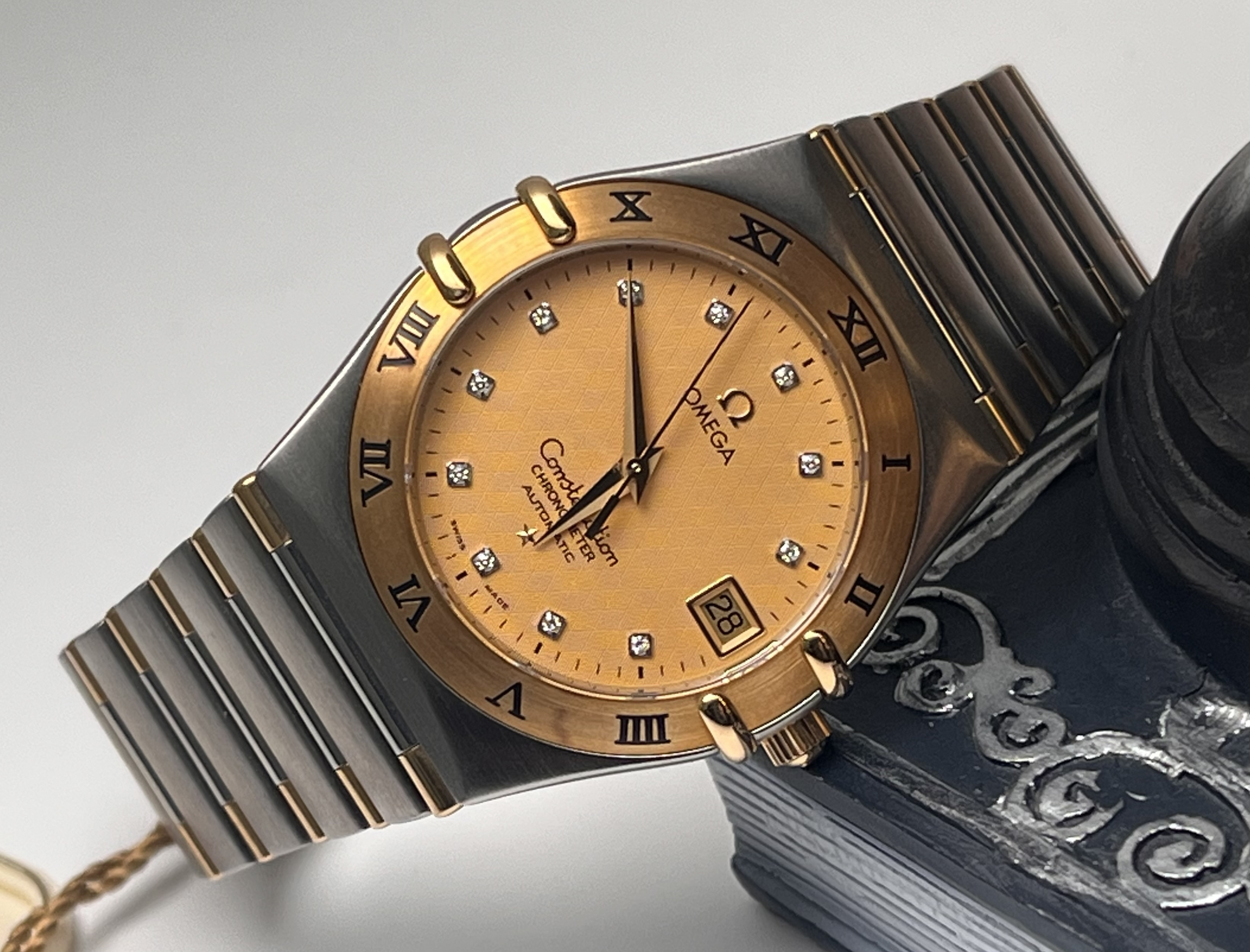 Omega 13021500 detail 4