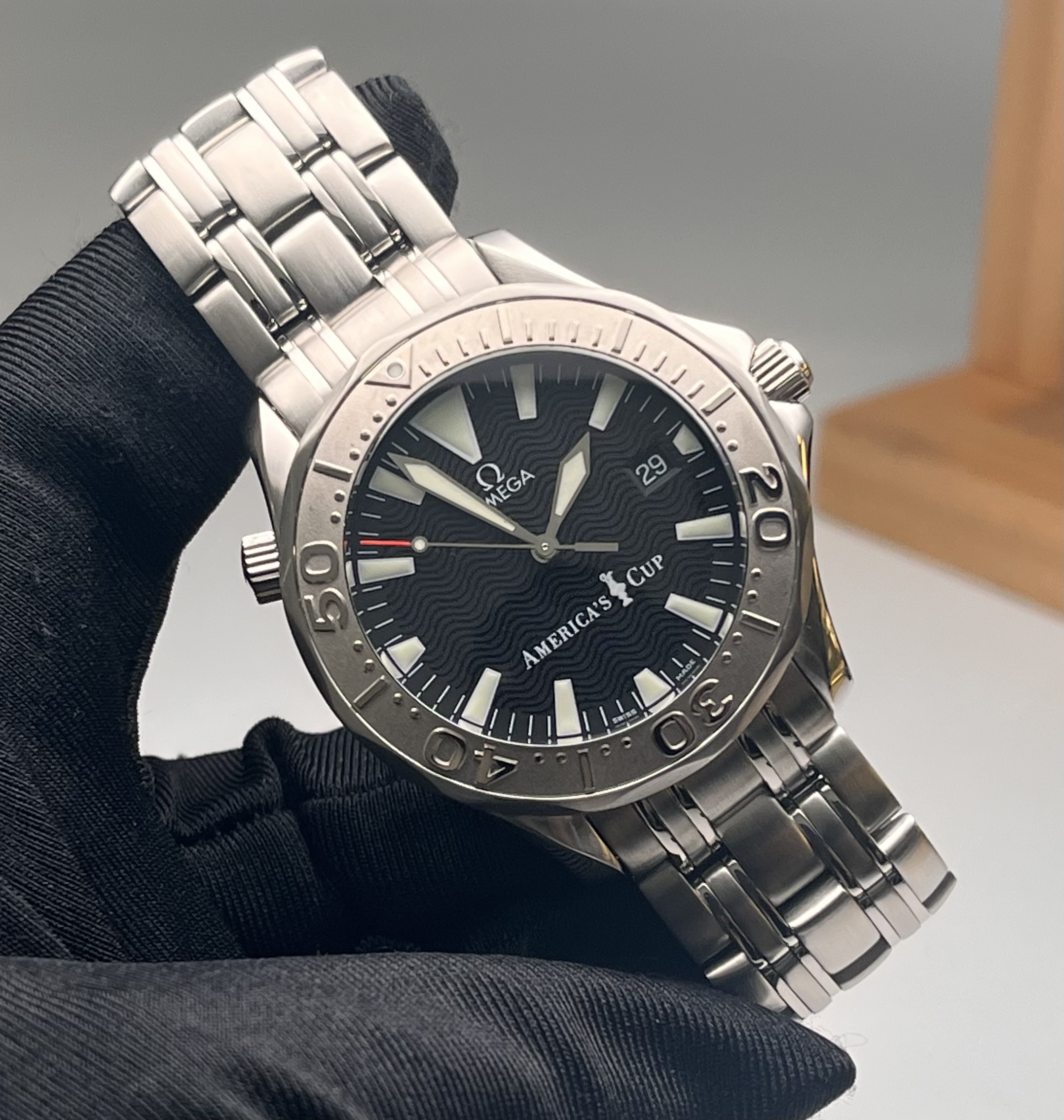 Omega 2533.35.00 detail 1