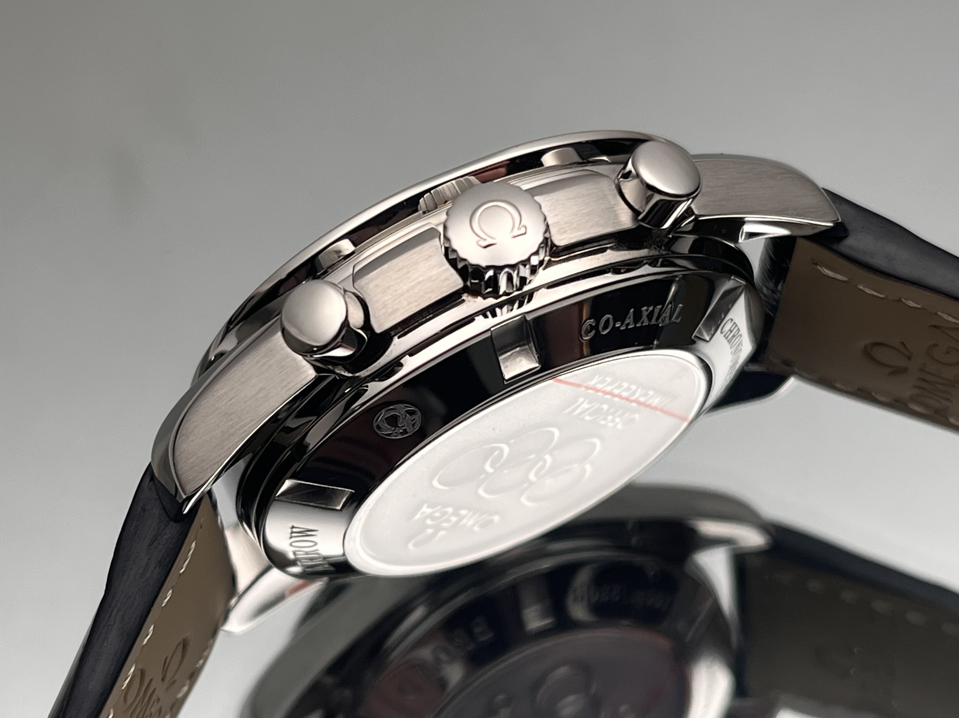 Omega 321.33.44.52.01.001 detail 6