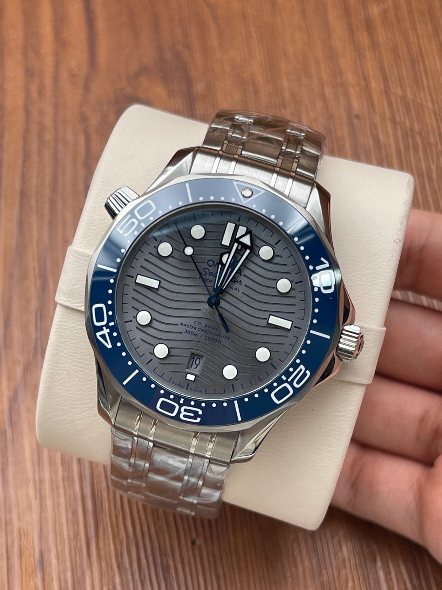Omega 210.30.42.20.06.001