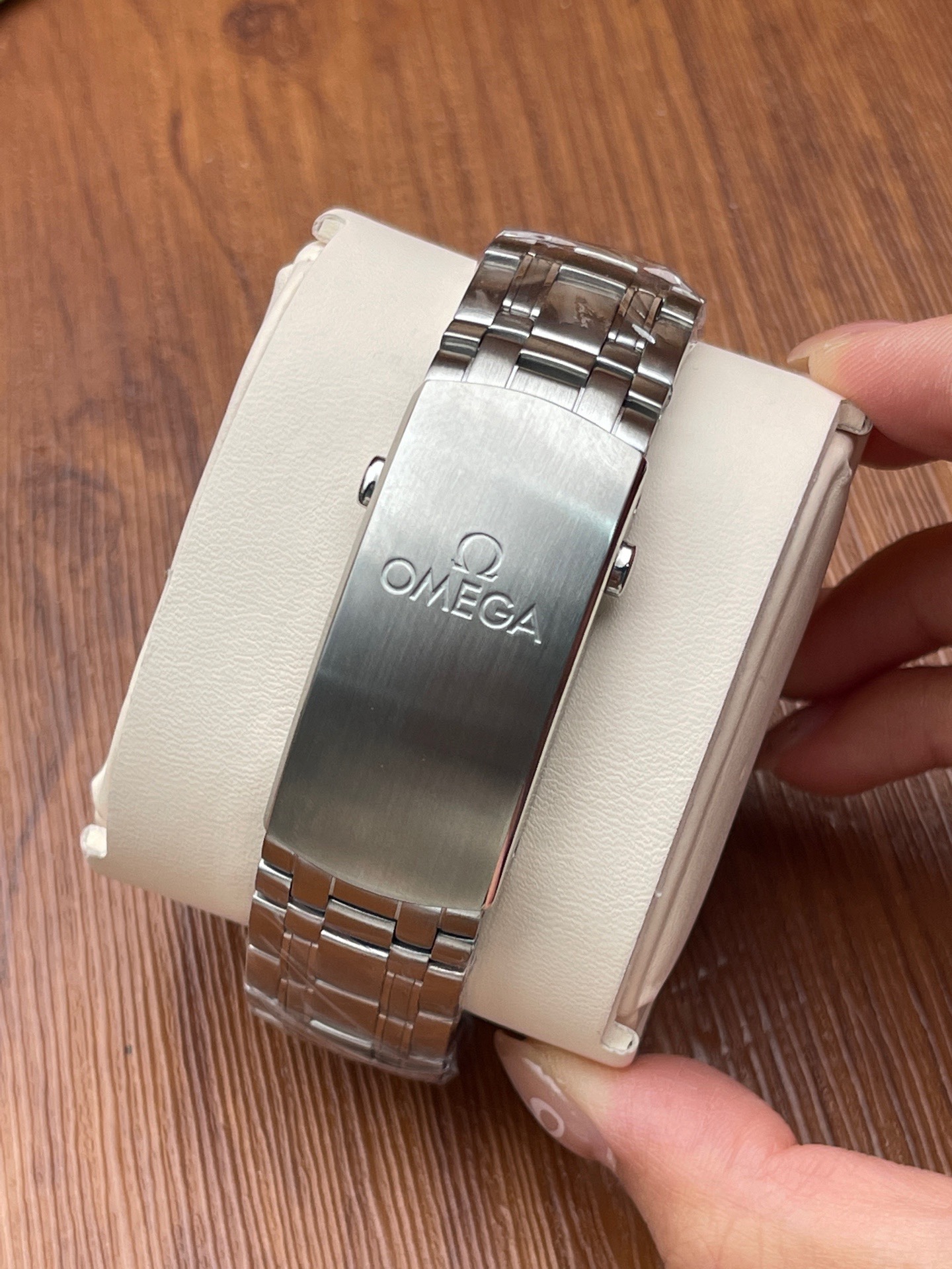 Omega 210.30.42.20.06.001 detail 4