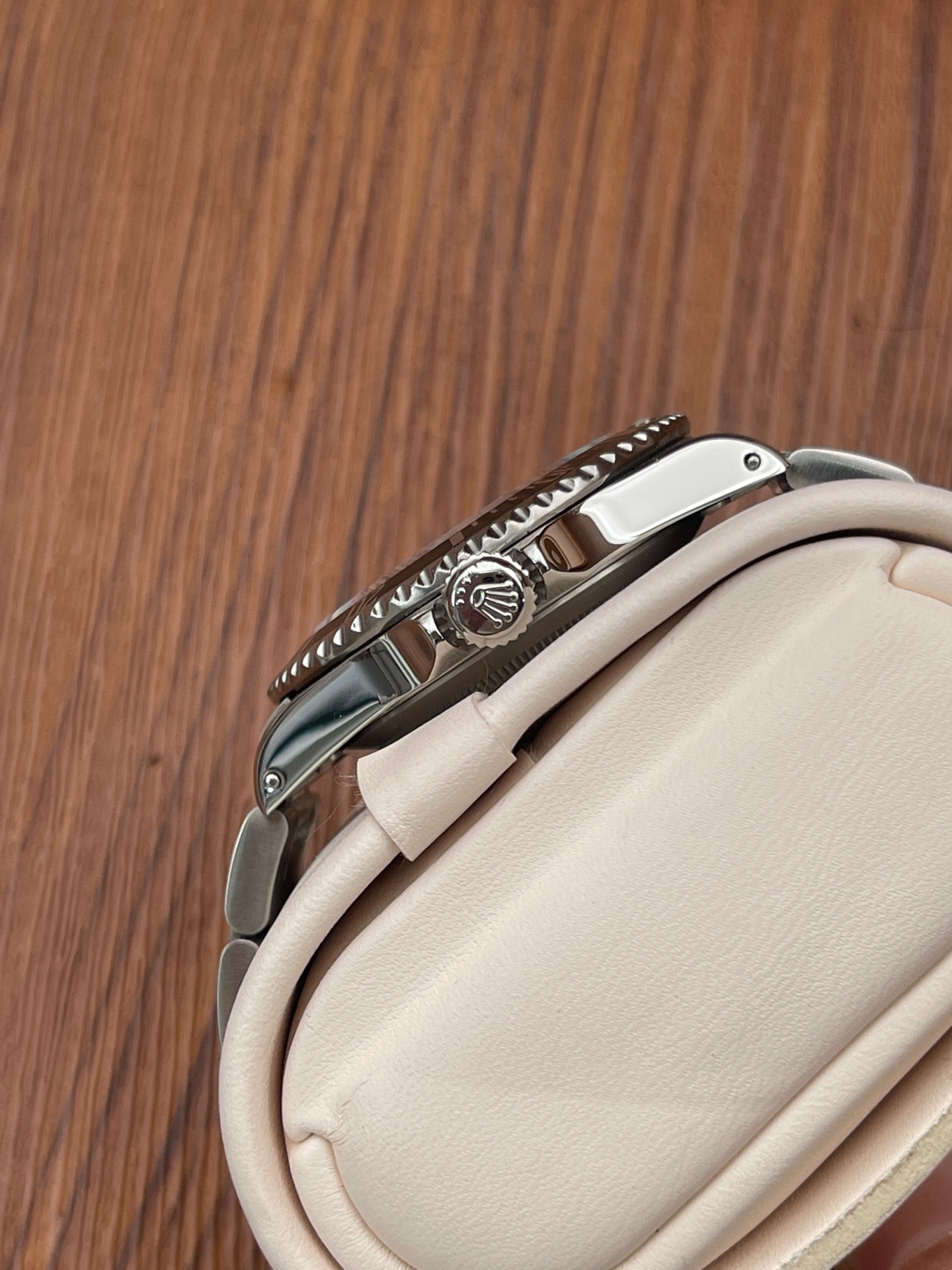 Rolex 14060M detail 1