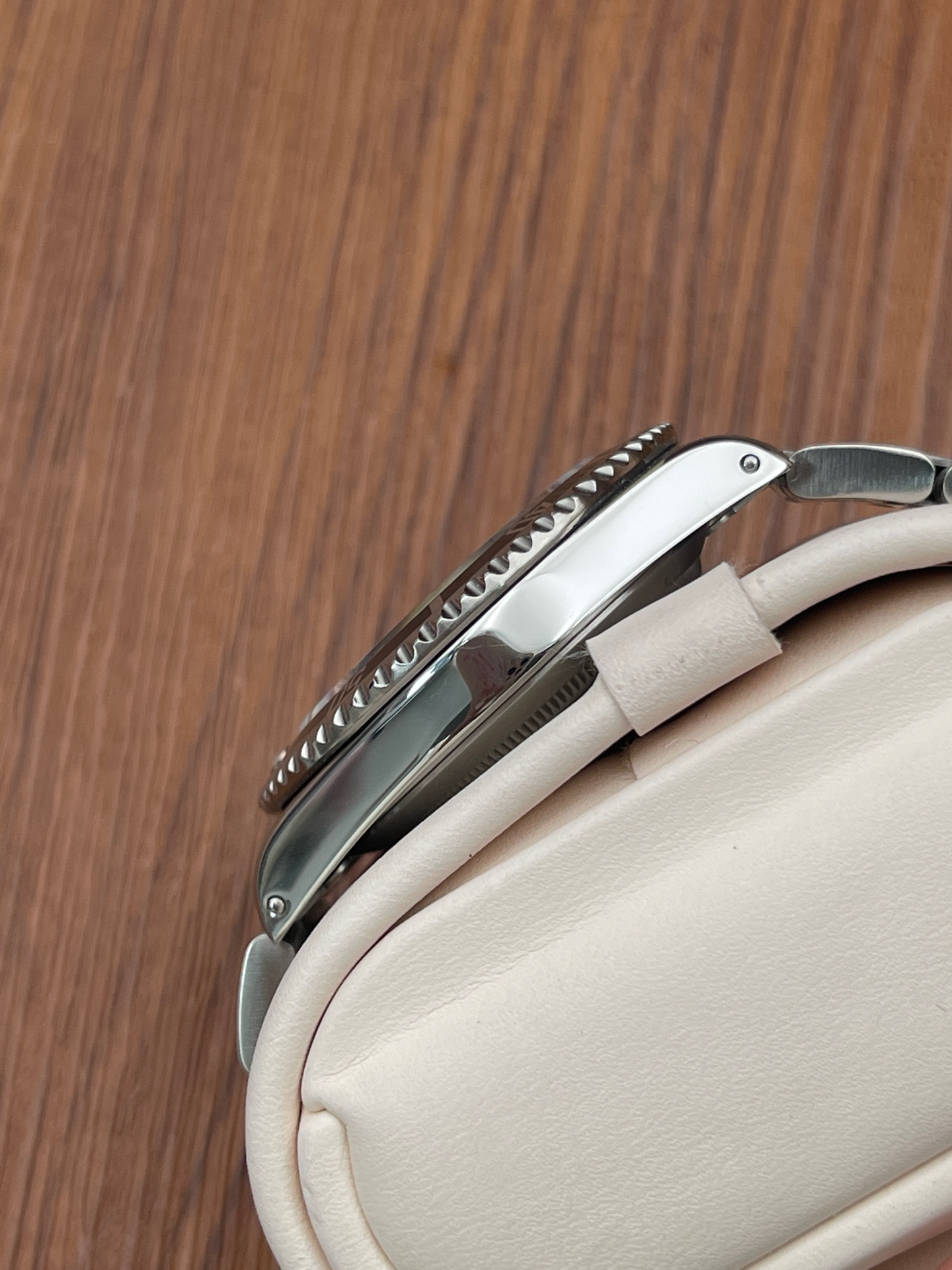 Rolex 14060M detail 2