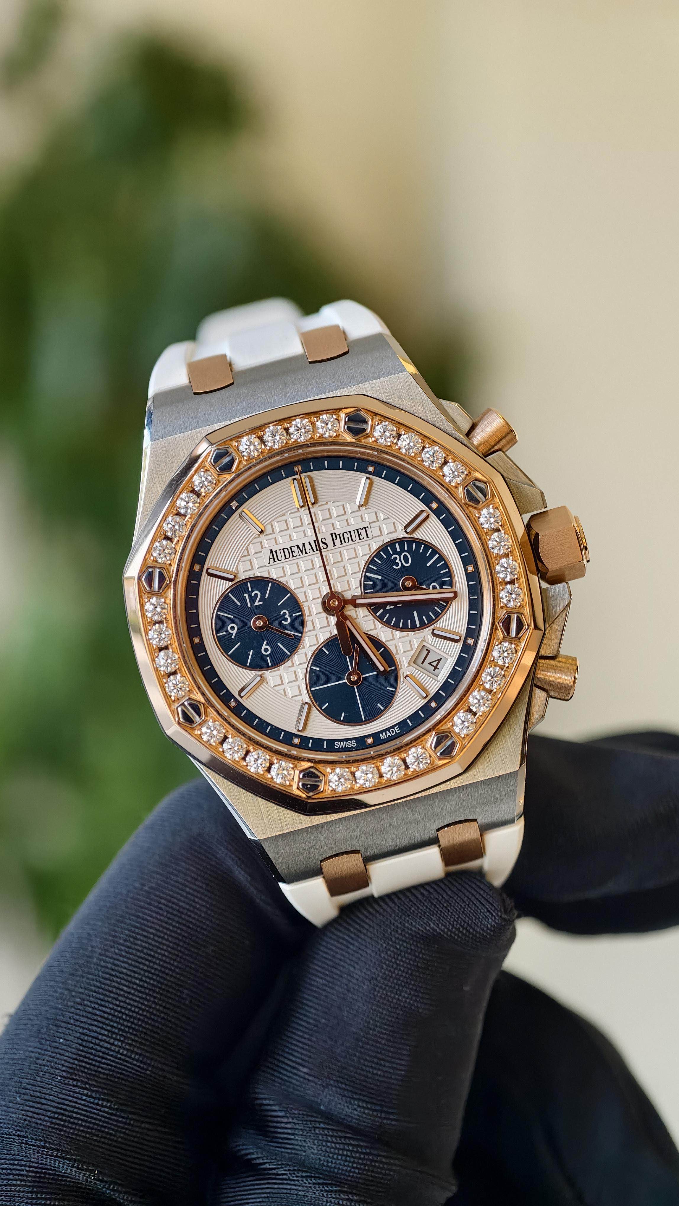 Audemars Piguet 26234SR.ZZ.D202CR.01 detail 1