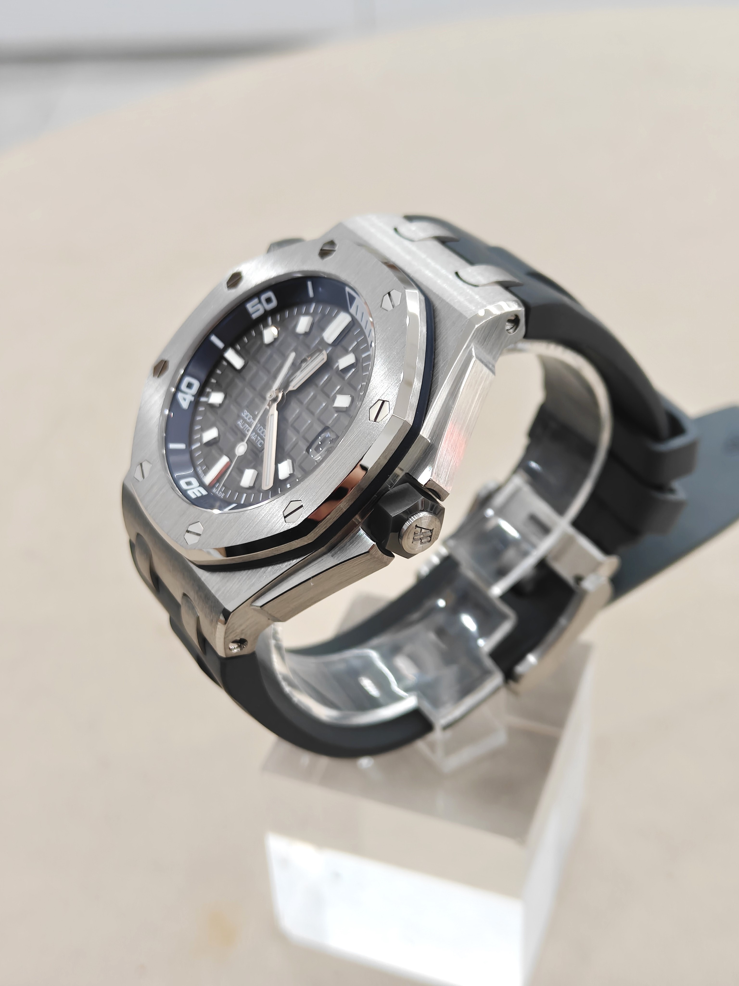 Audemars Piguet 15720ST.OO.A009CA.01 detail 1