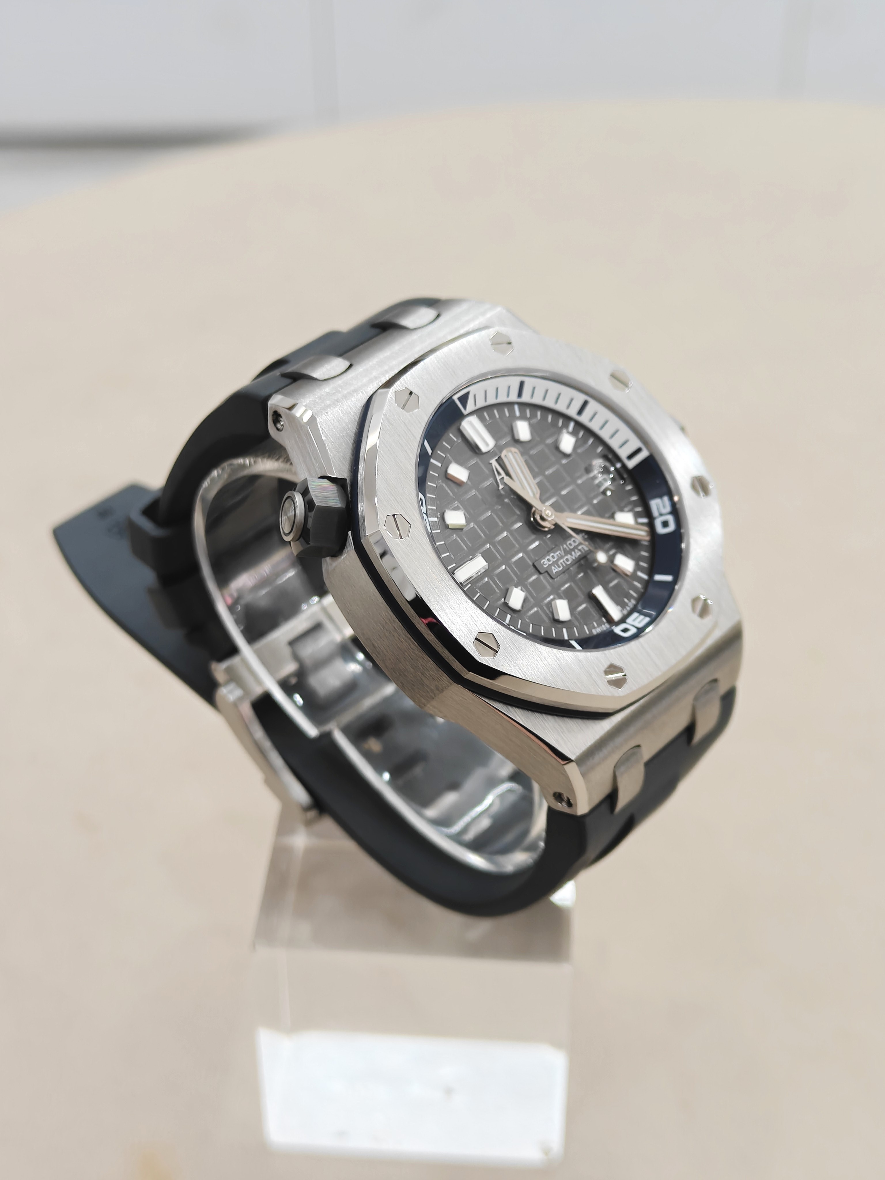 Audemars Piguet 15720ST.OO.A009CA.01 detail 2