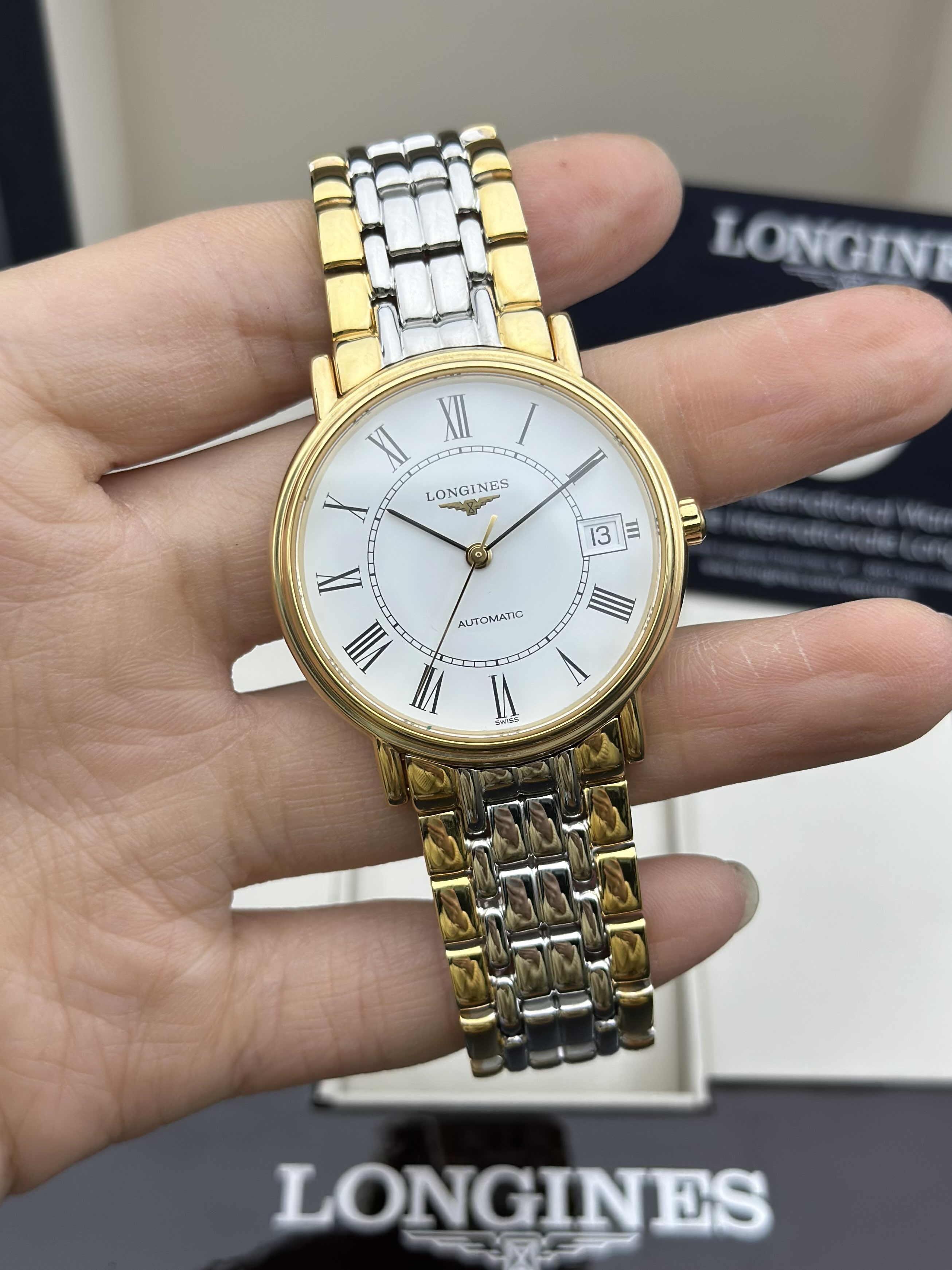 Longines L4.821.2.11.7 detail 1