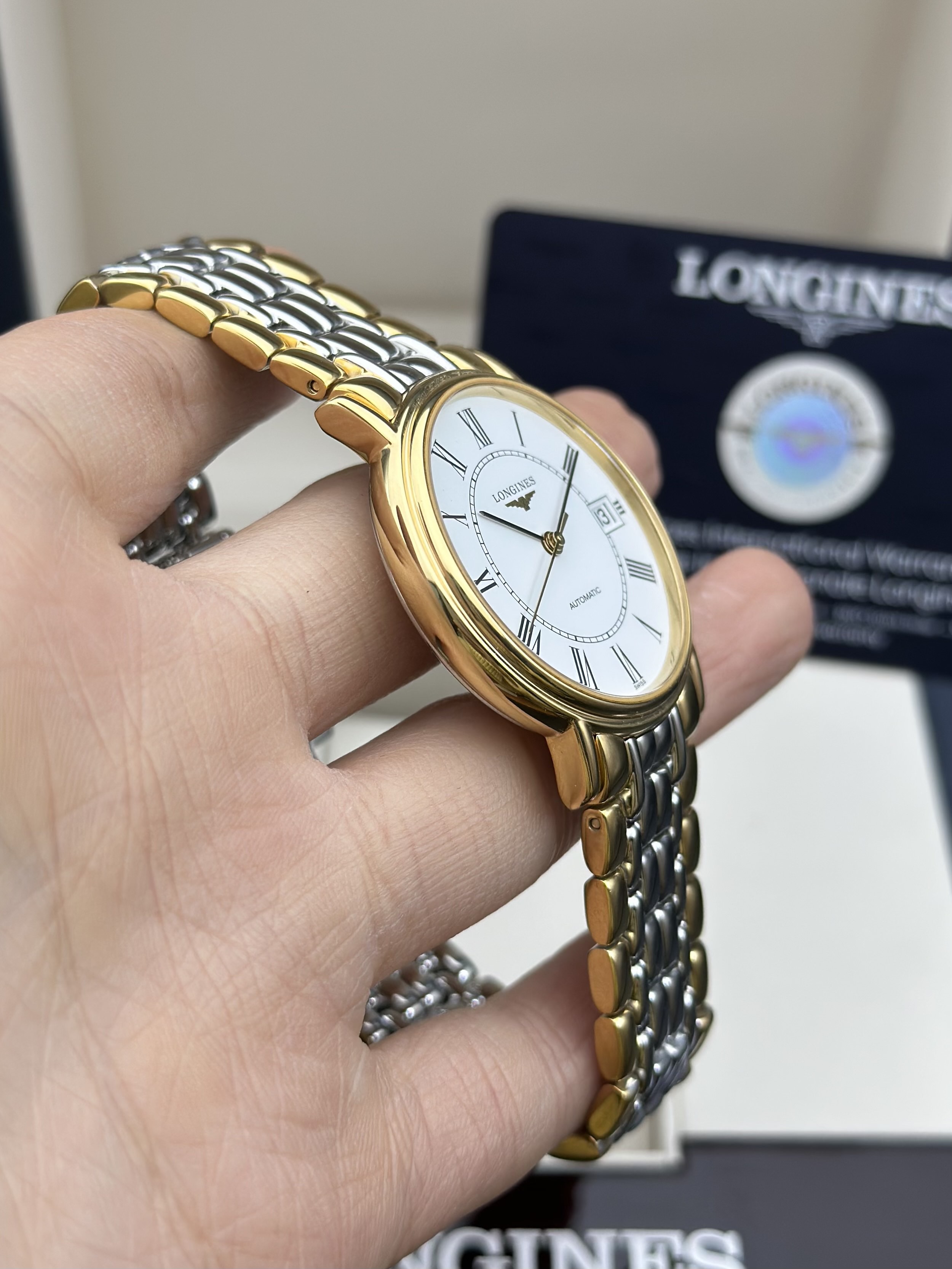 Longines L4.821.2.11.7 detail 2