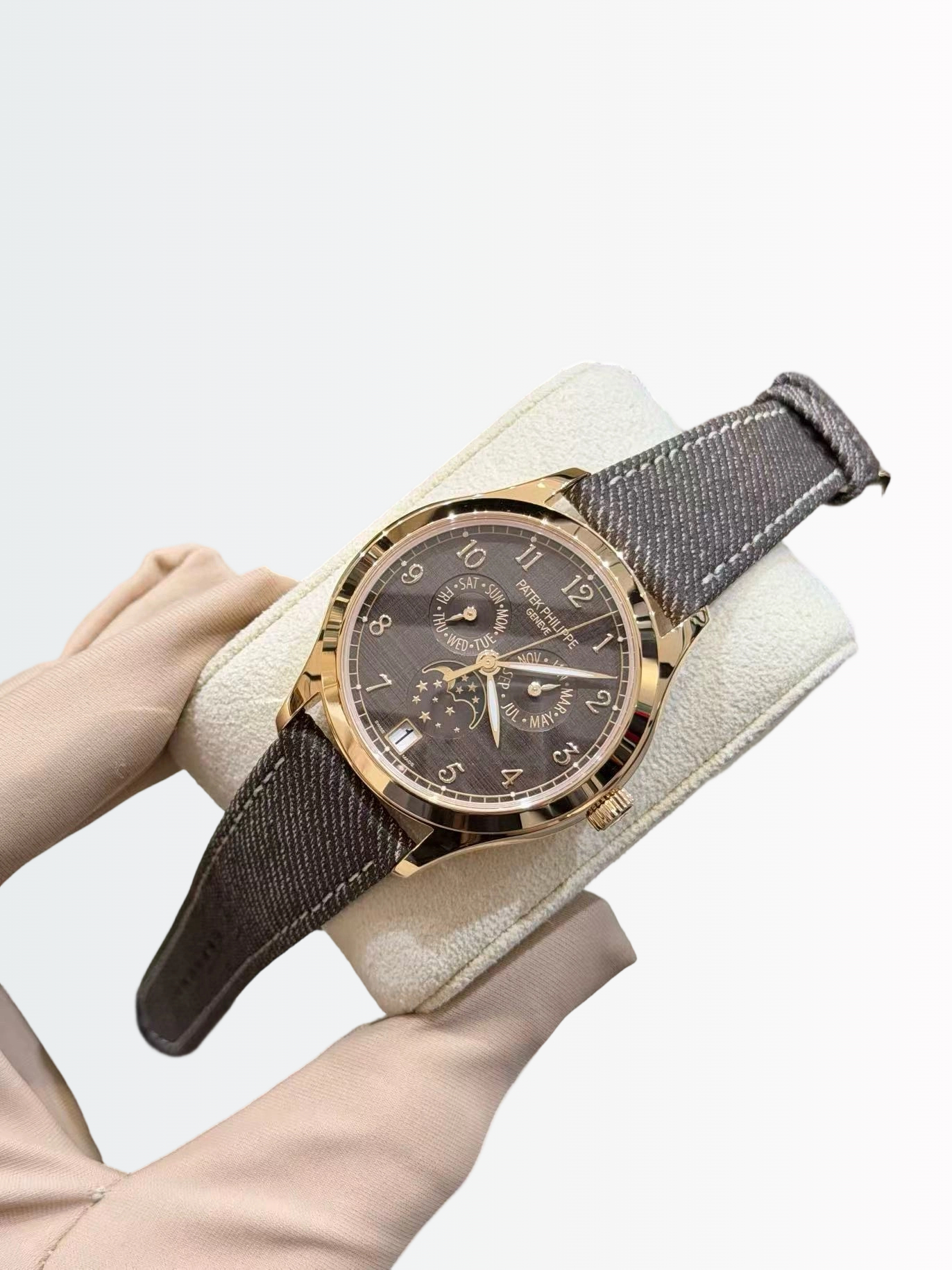 Patek Philippe 4946r-001 detail 1