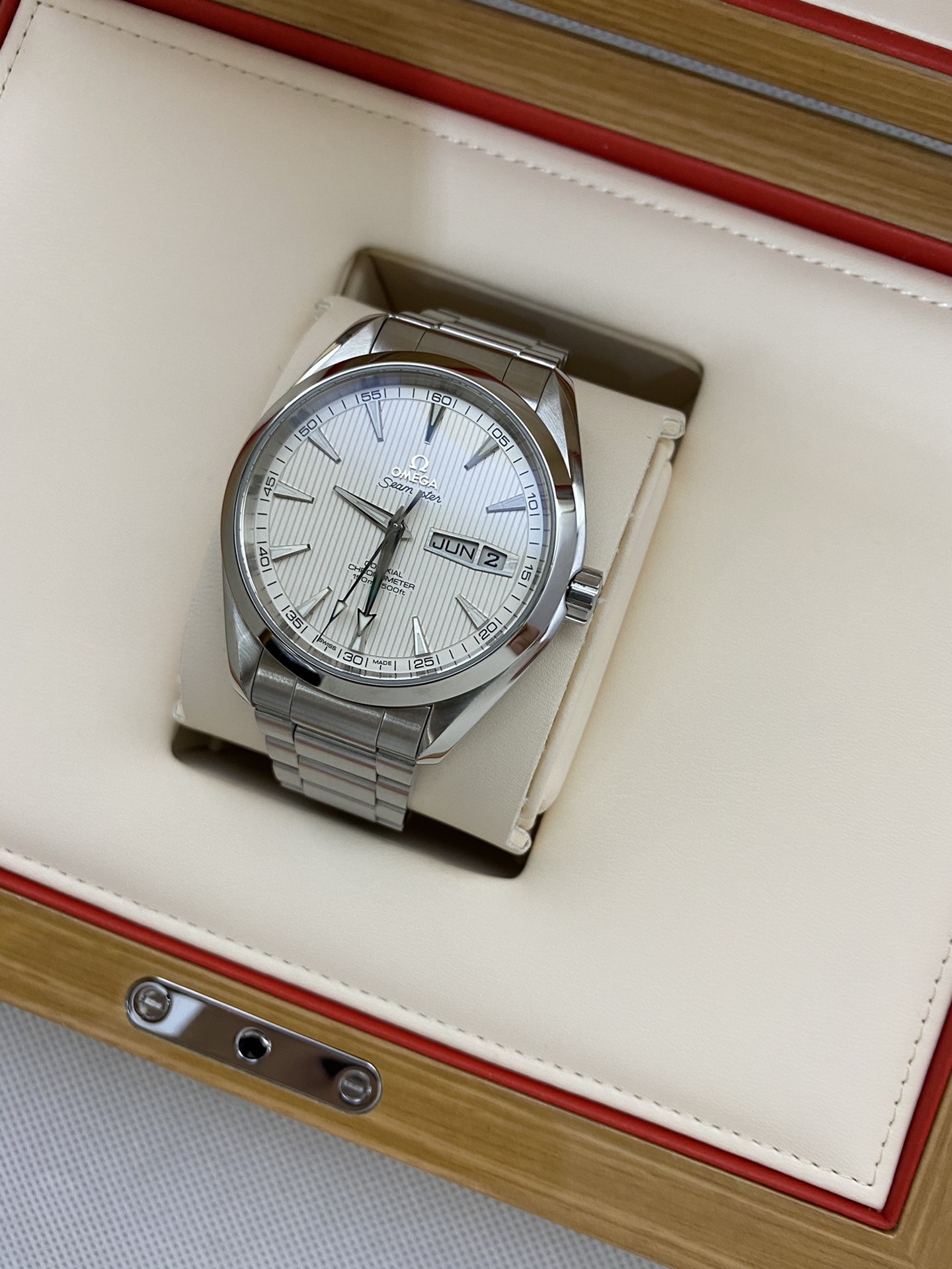 Omega 231.10.43.22.02.001 detail 1