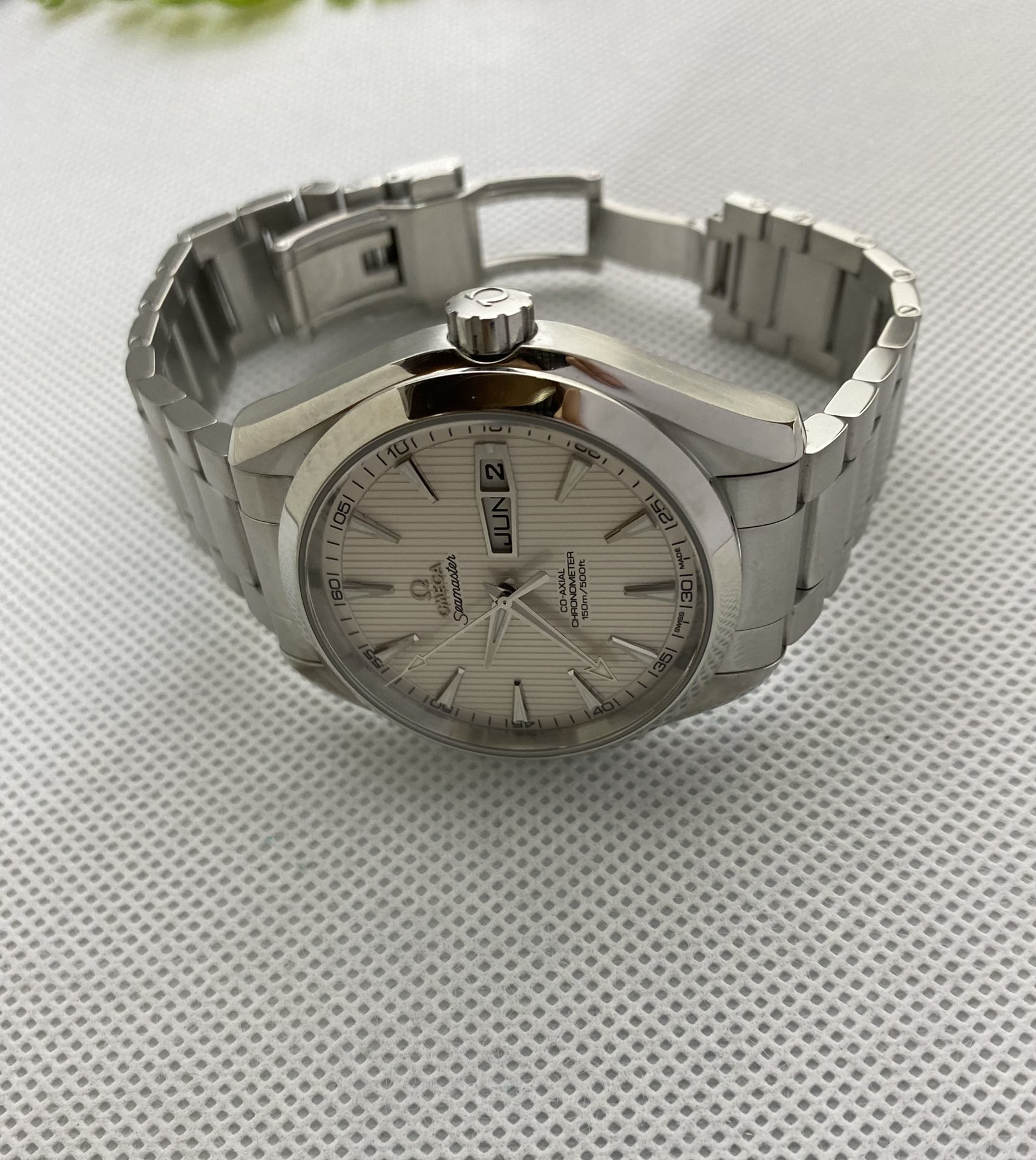 Omega 231.10.43.22.02.001 detail 3
