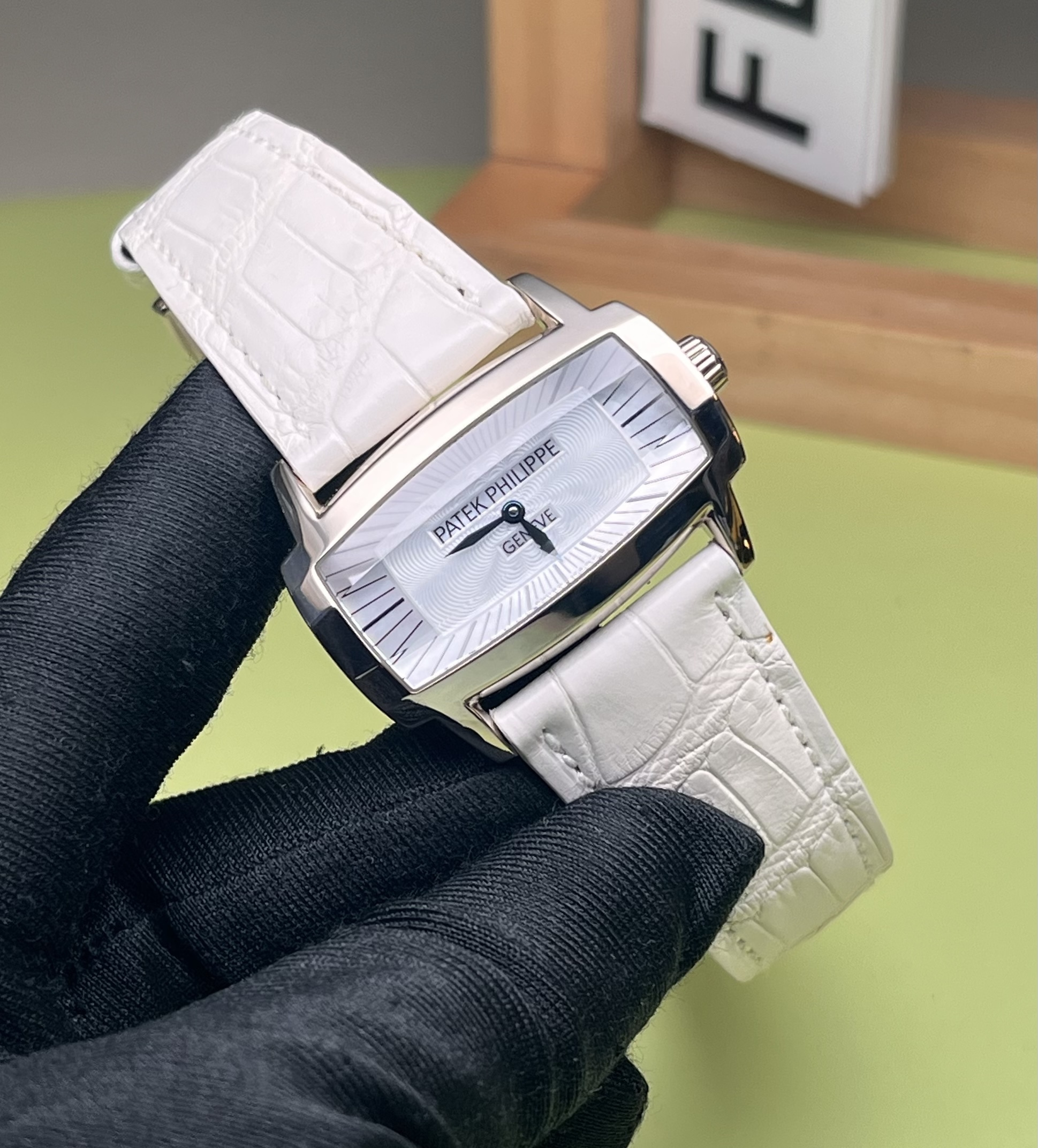 Patek Philippe 4980G-001 detail 3