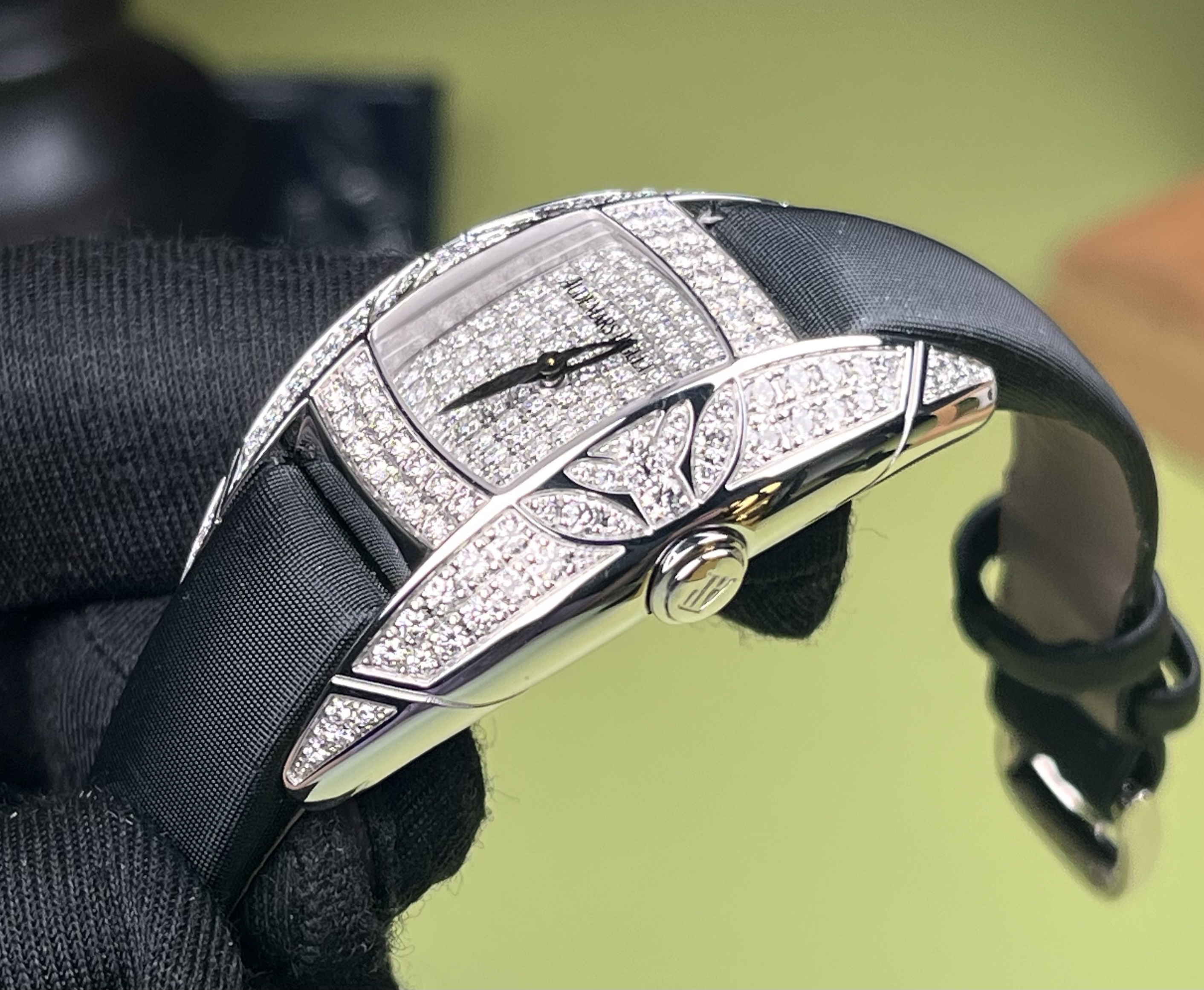 Audemars Piguet 67439BC.ZZ.A004SU.02 detail 1