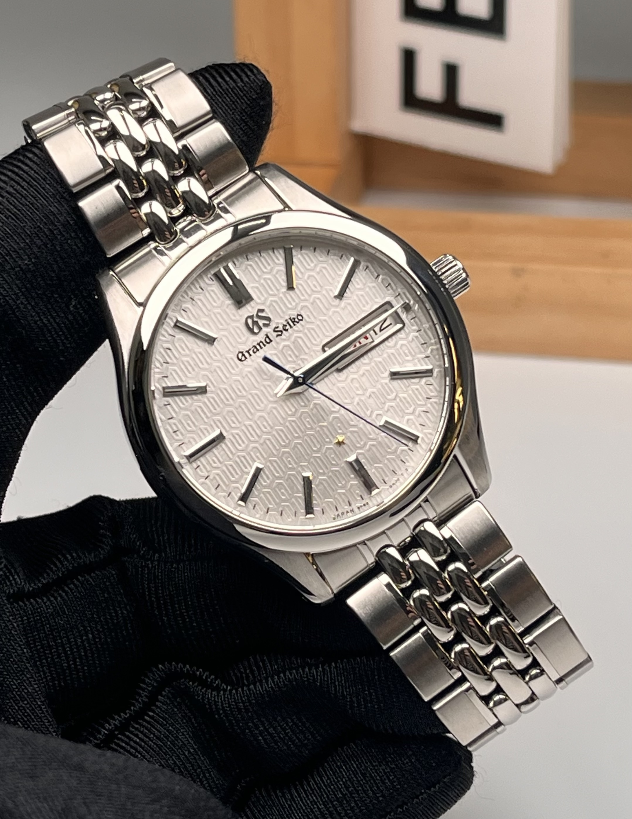 Seiko SBGT241G detail 4