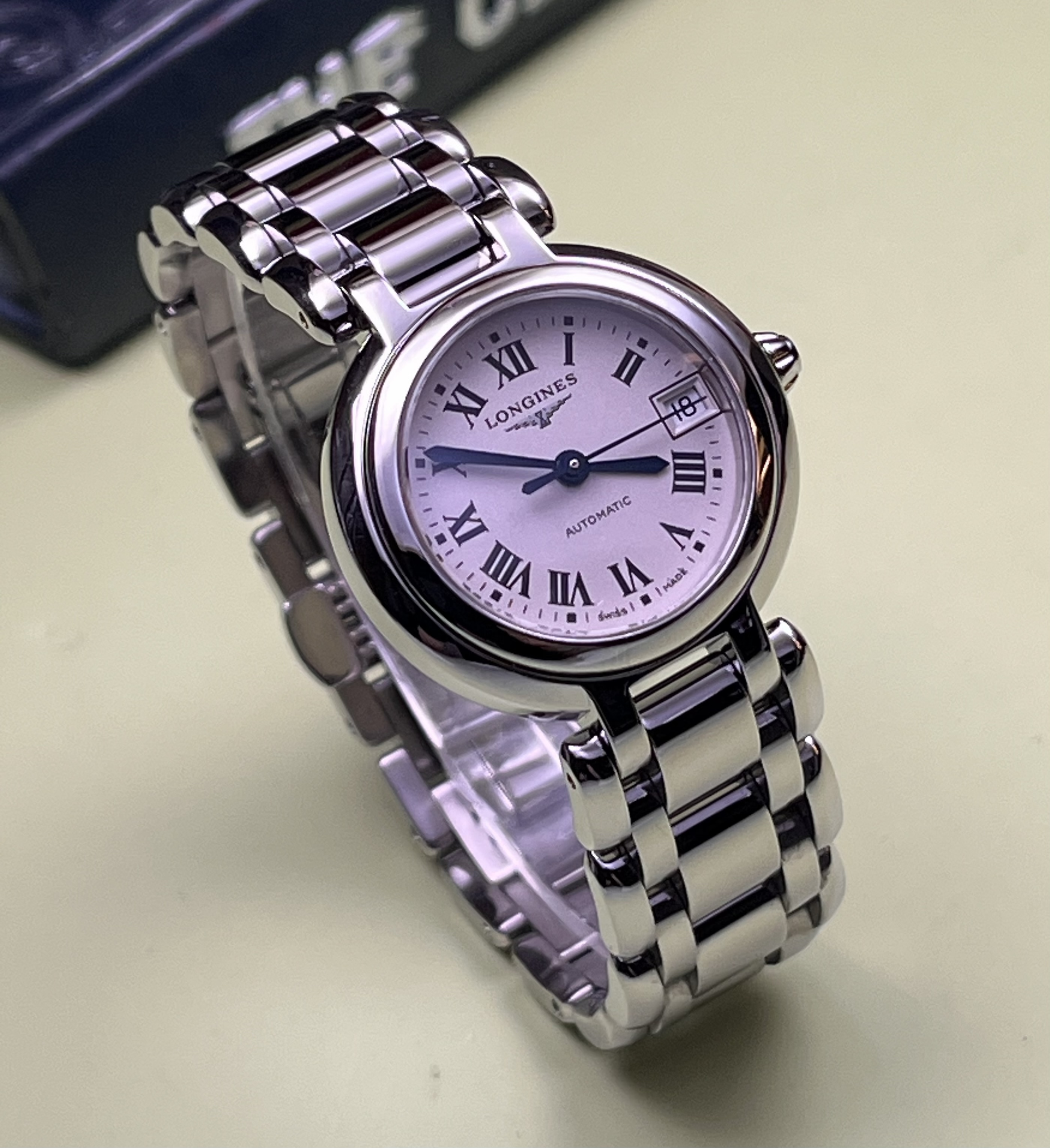 Longines L8.111.4.71.6 detail 1