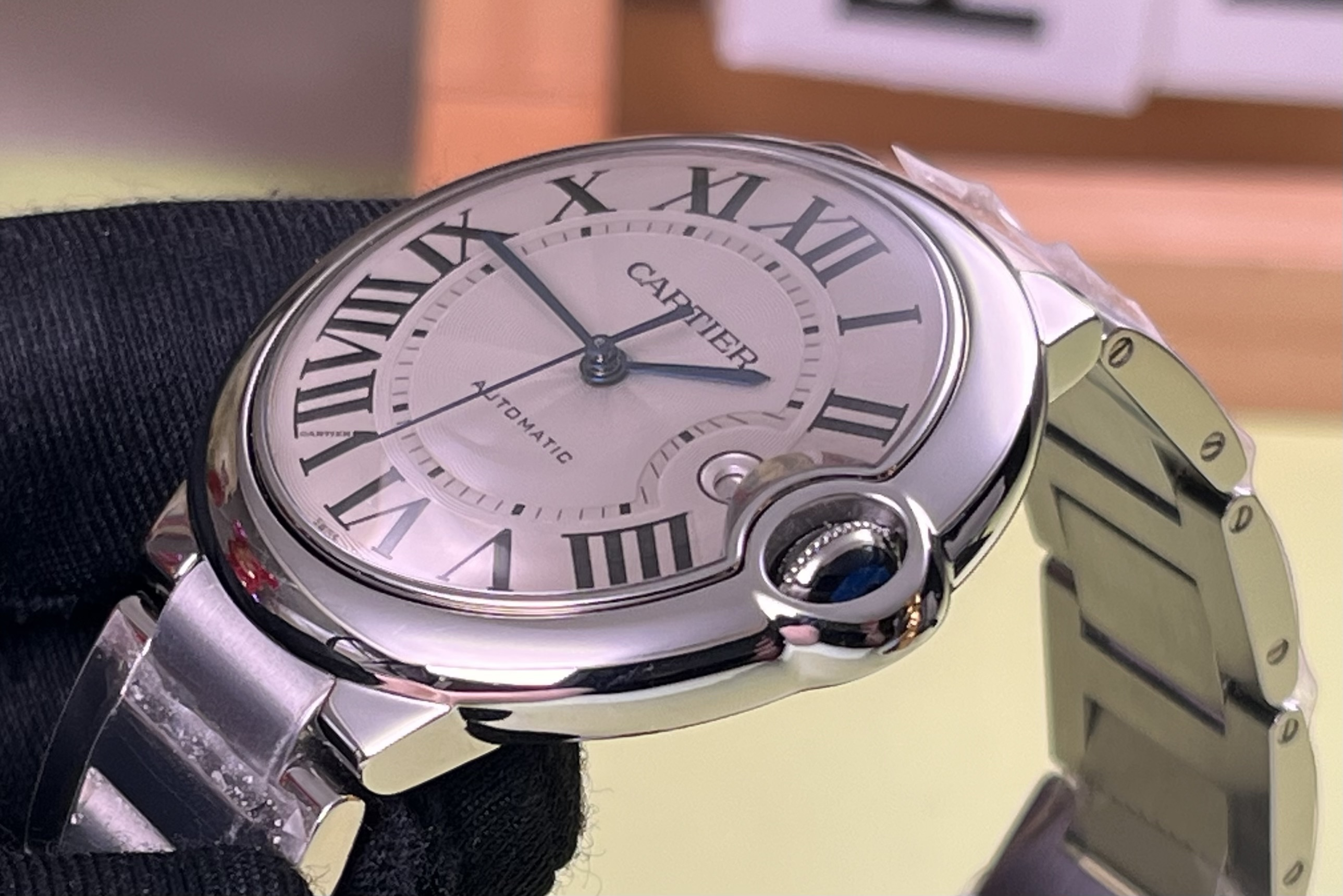 Cartier W69012Z4 detail 2