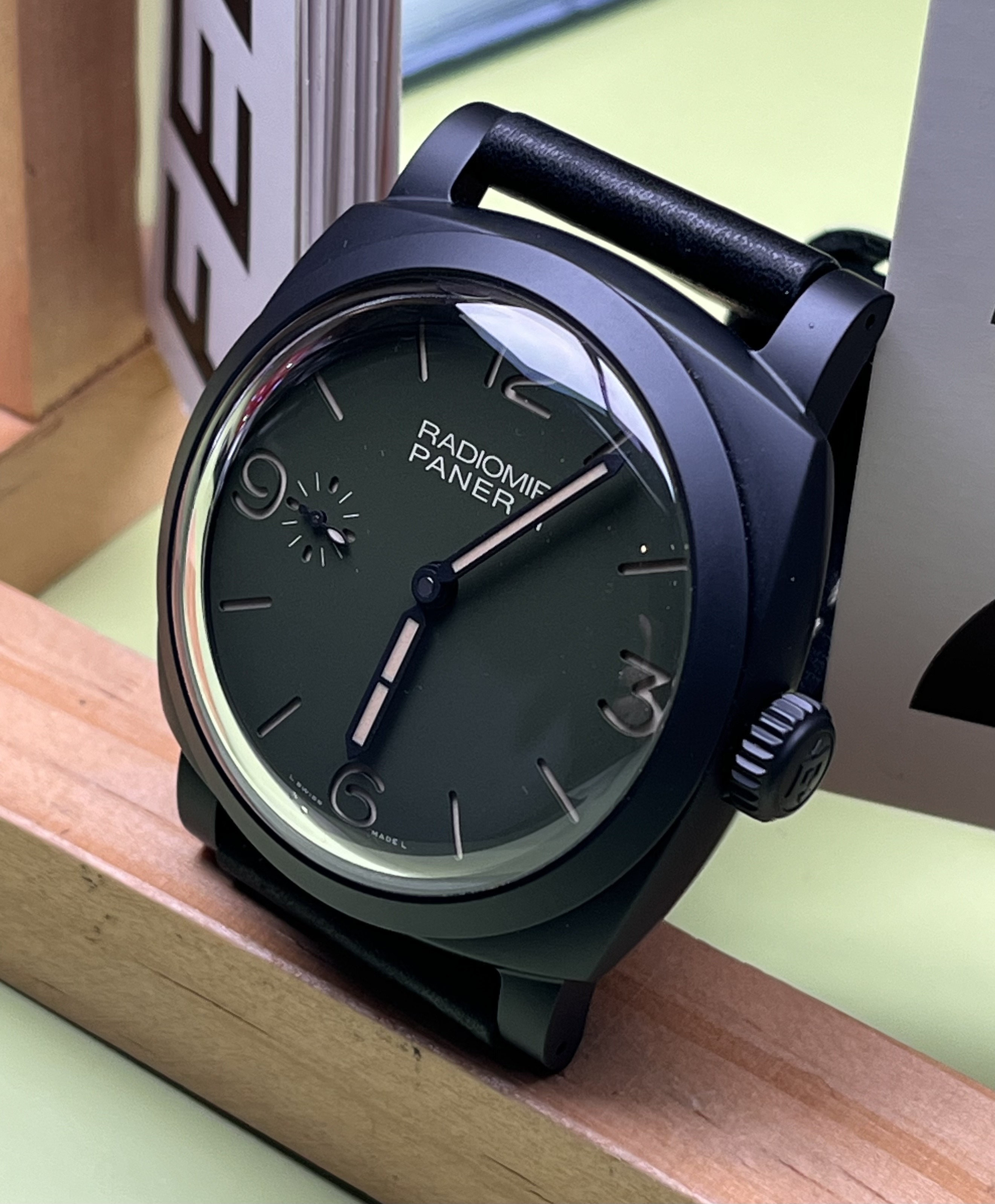 Panerai PAM00997 detail 2