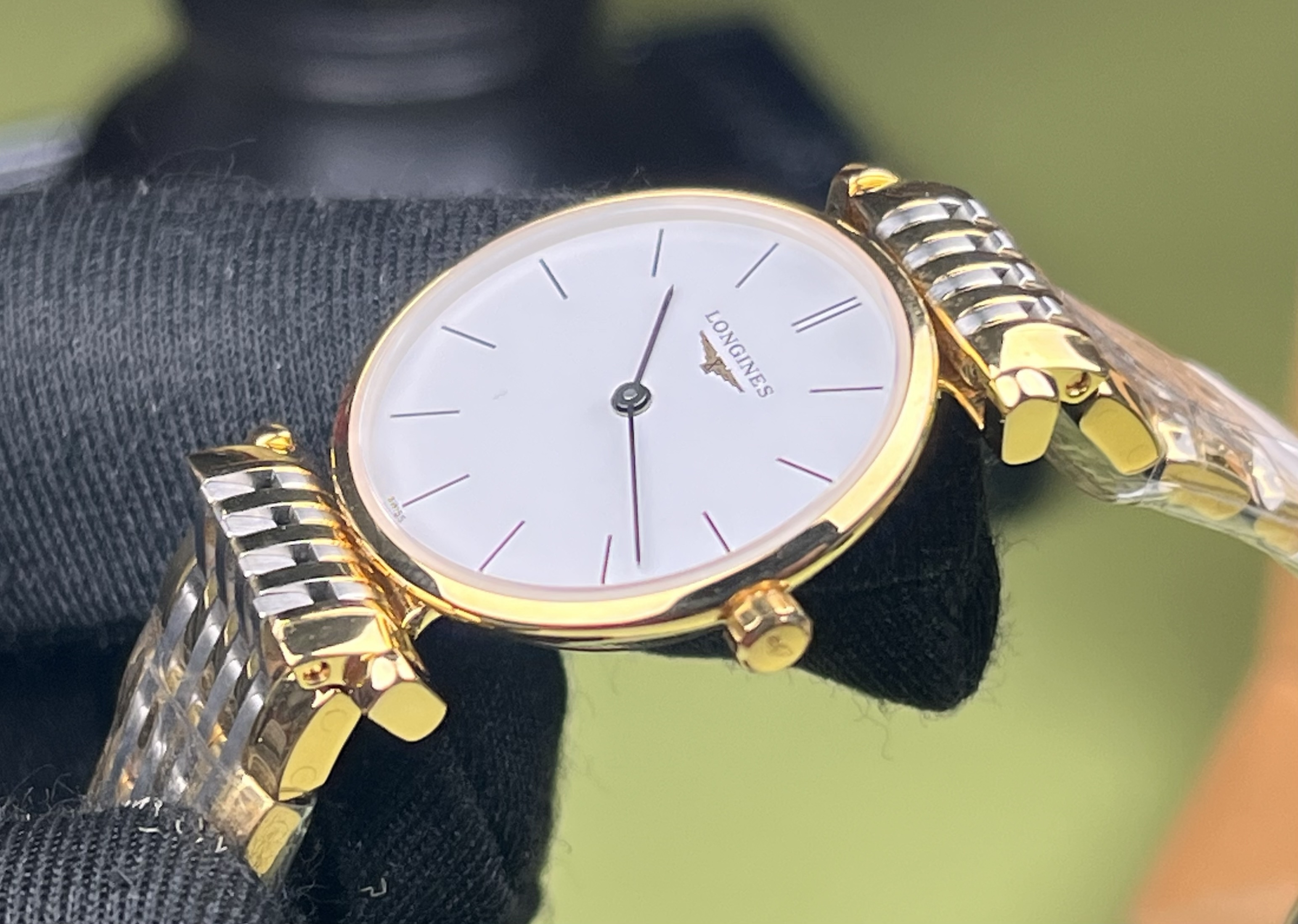 Longines L4.209.2.12.7 detail 5