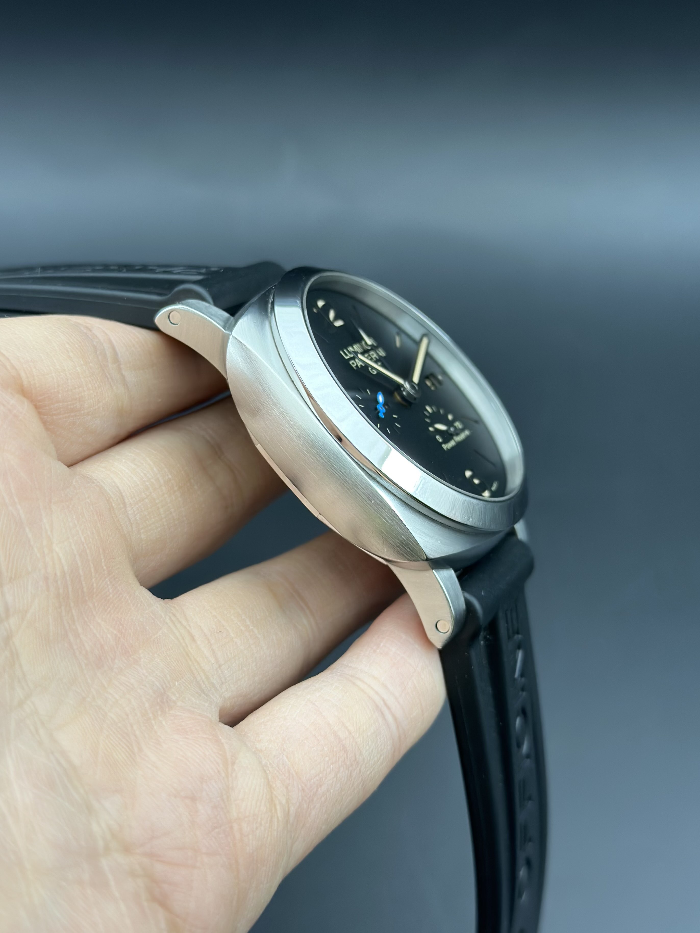 Panerai PAM01321 detail 3