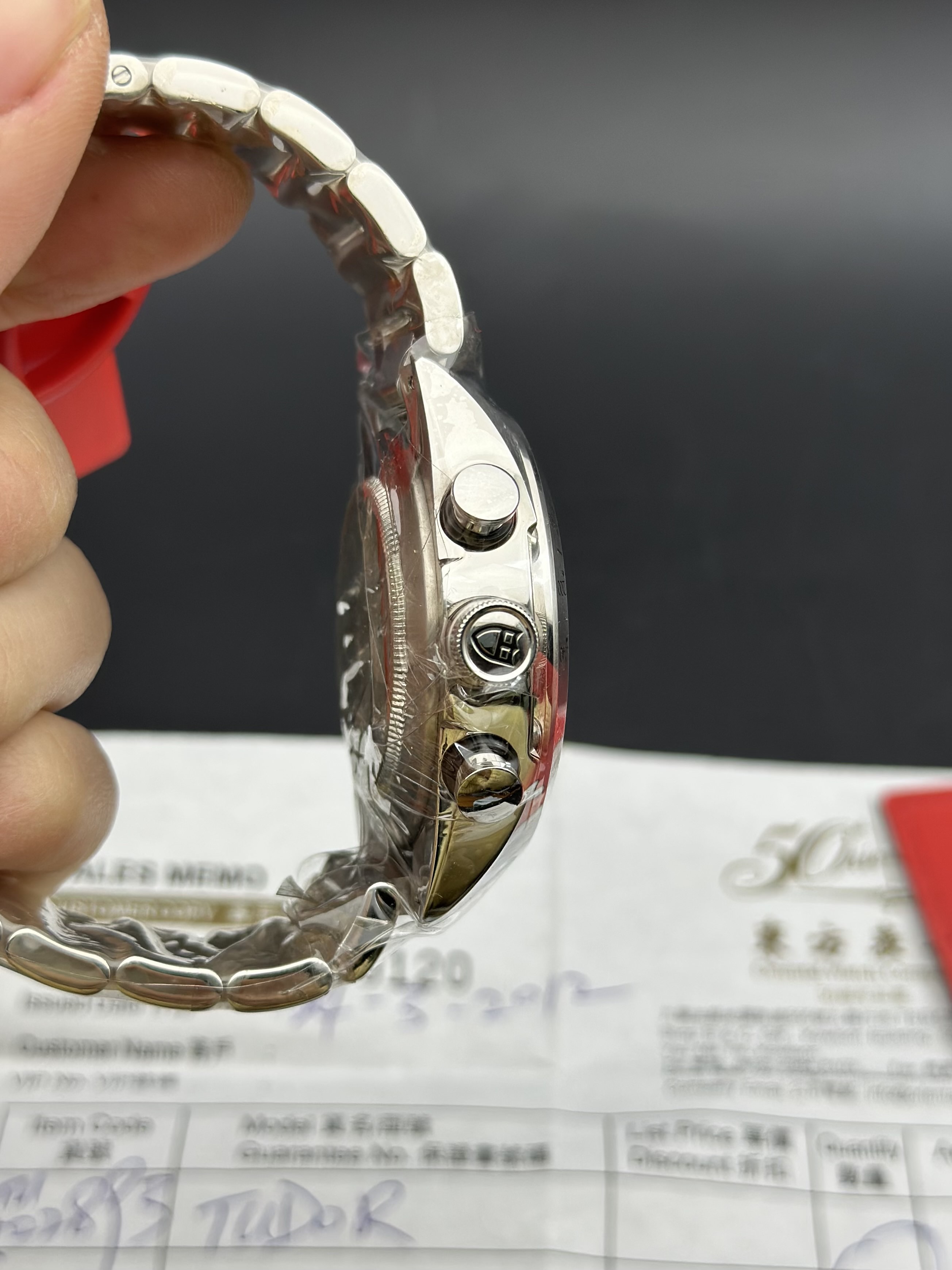 Tudor 42000 detail 5