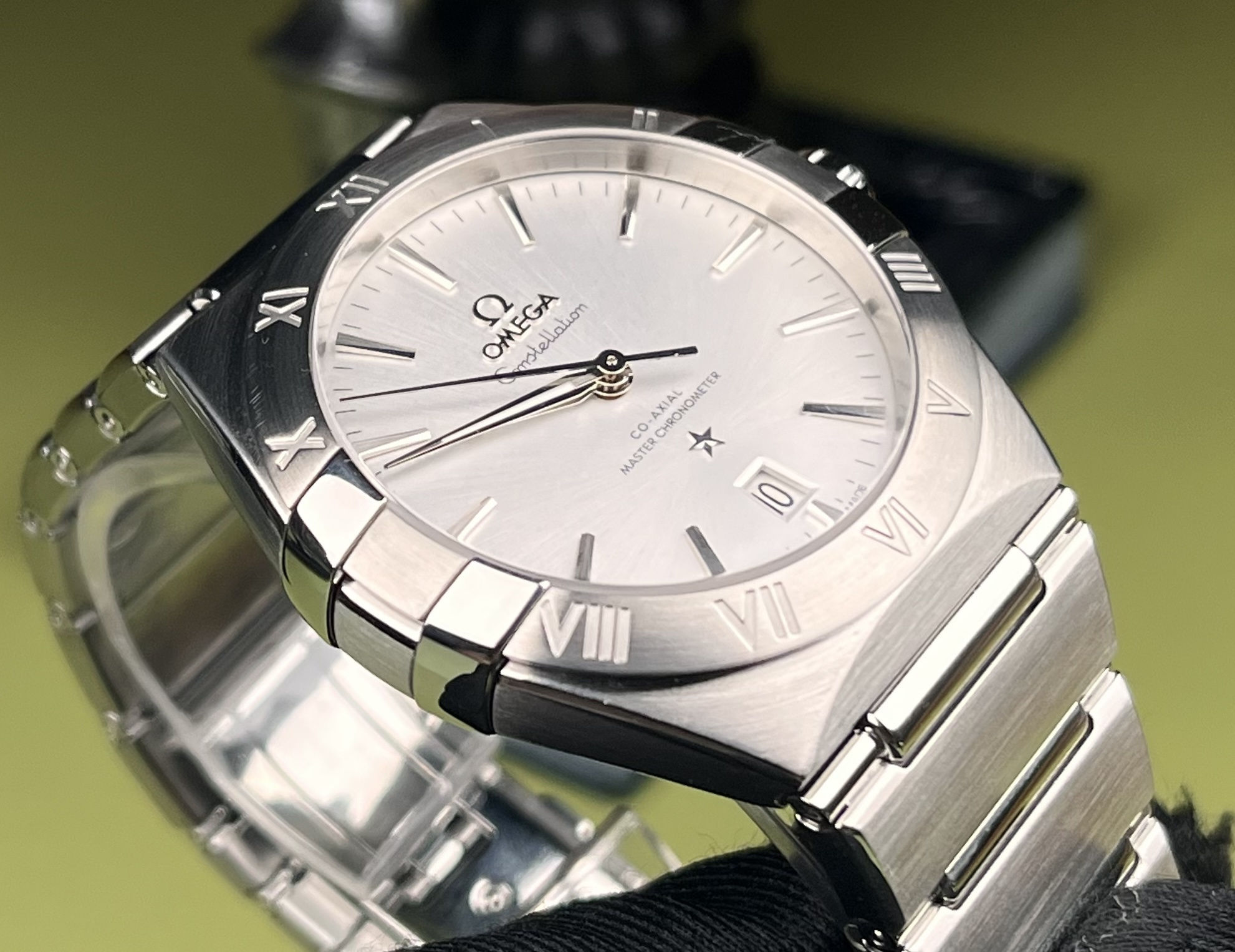 Omega 131.10.39.20.02.001 detail 1
