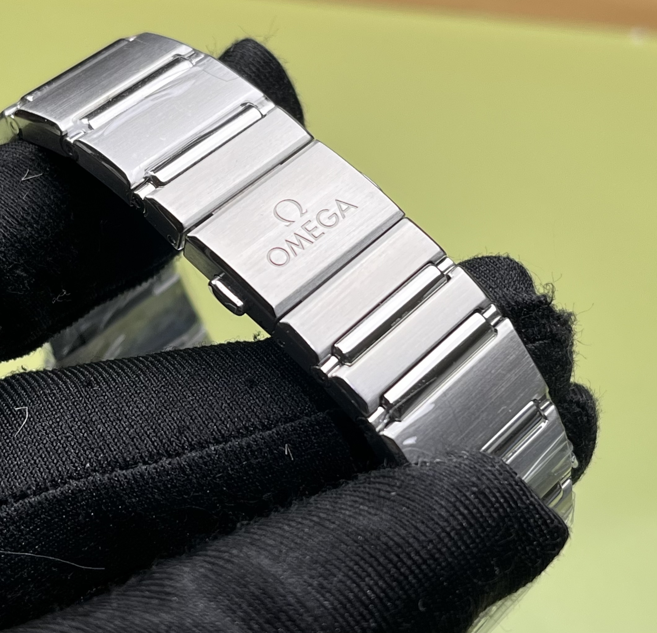 Omega 131.10.39.20.02.001 detail 2