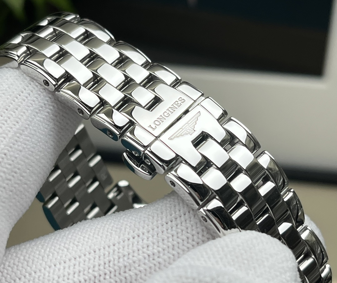 Longines L4.799.4.57.6 detail 2