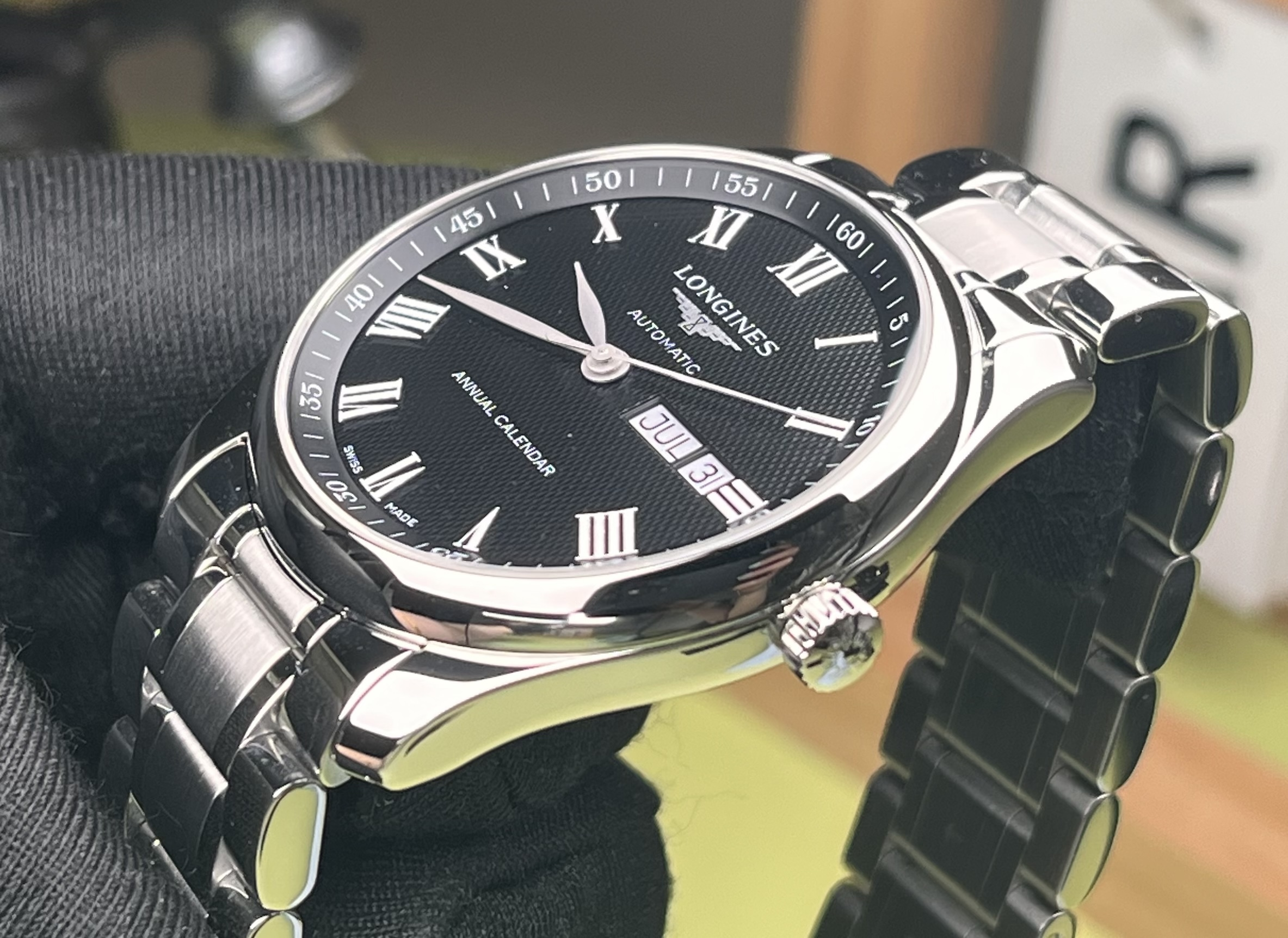 Longines L2.910.4.51.6 detail 2