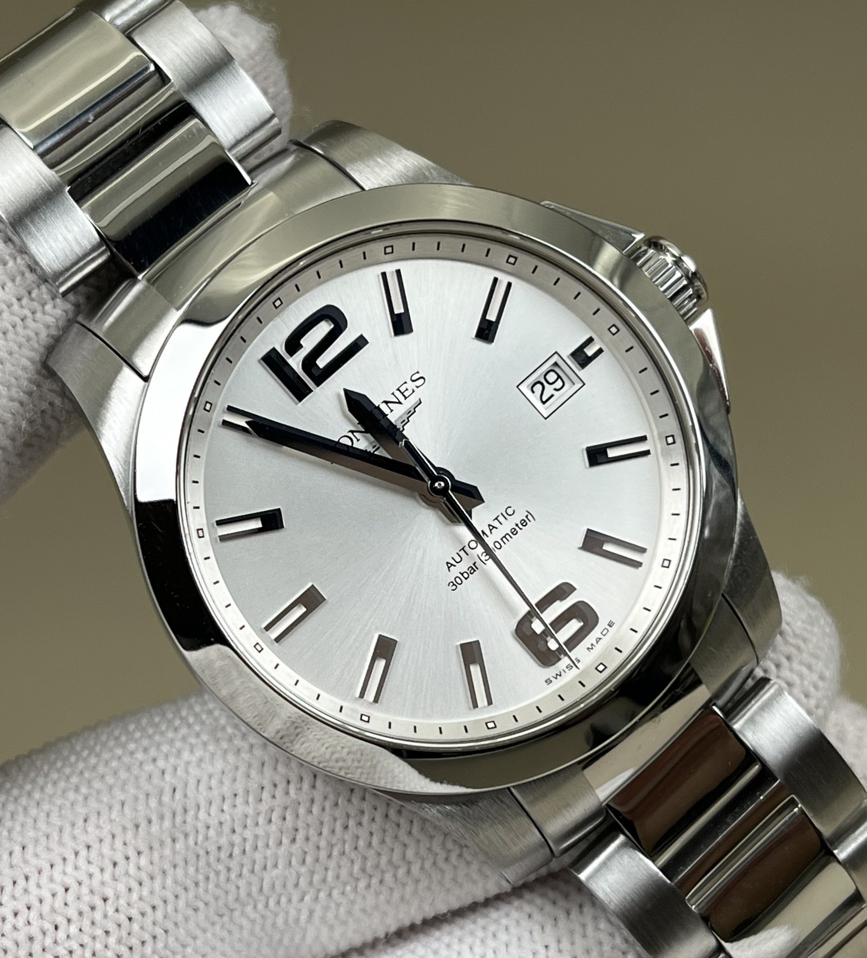 Longines L3.676.4.16.6 detail 2