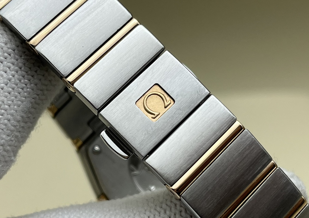Omega 123.20.24.60.55.002 detail 6