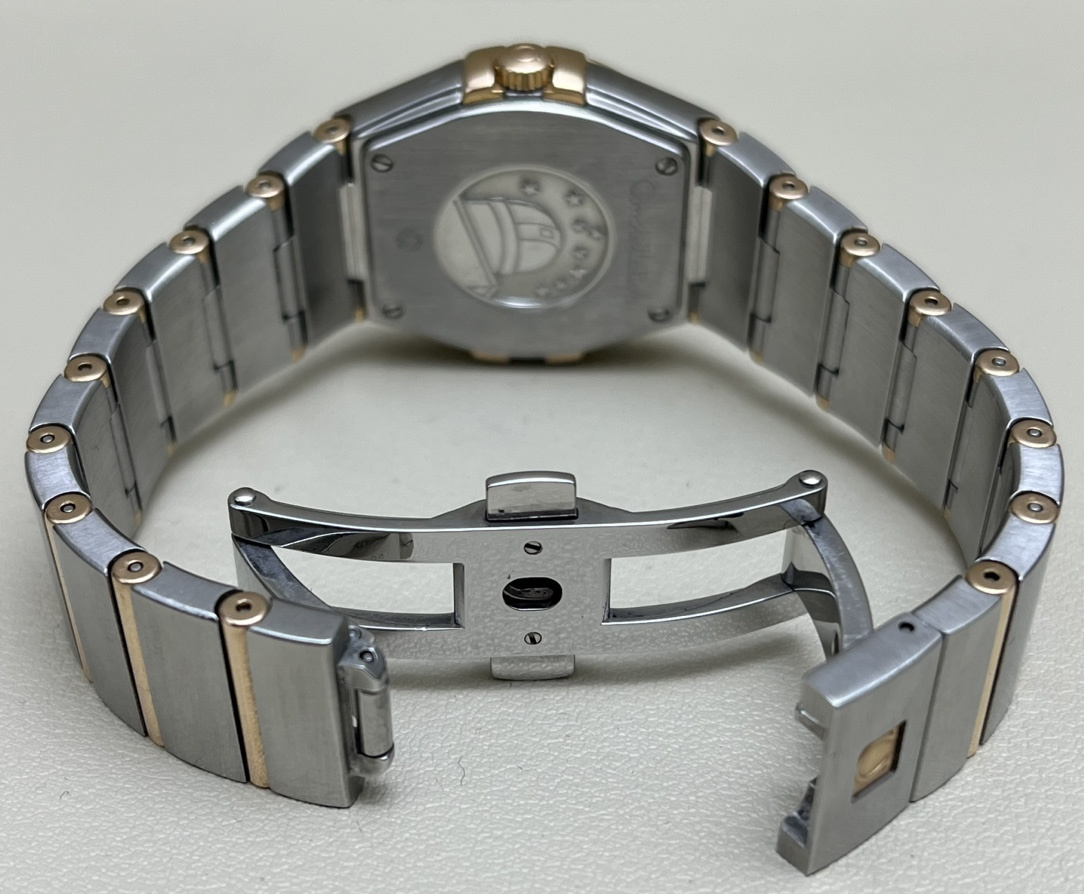 Omega 123.20.24.60.55.002 detail 4