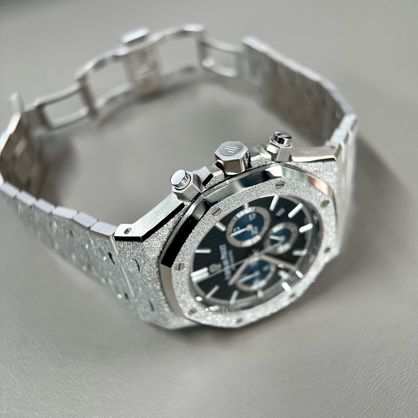 Audemars Piguet 26331BC.GG.1224BC.03 detail 3