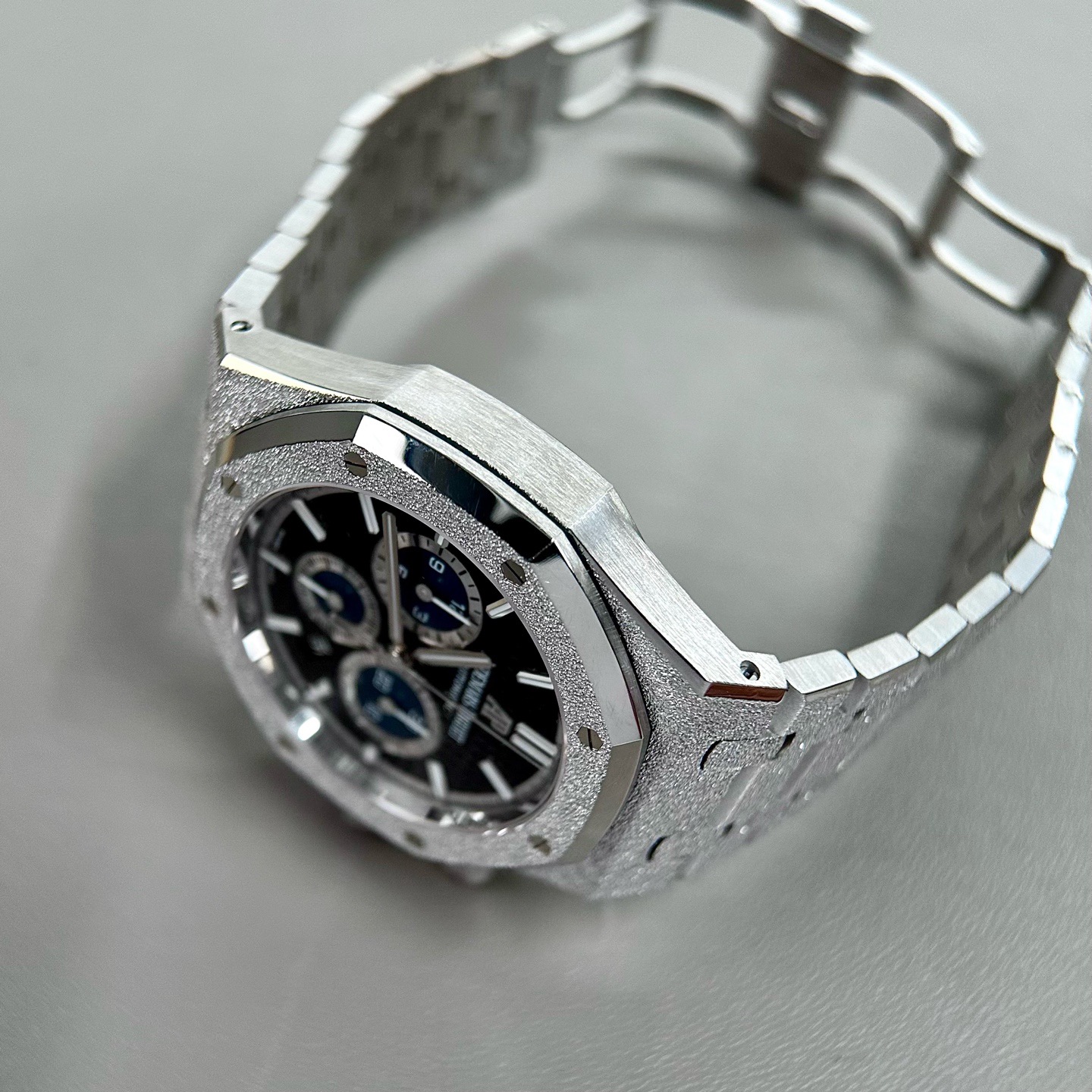 Audemars Piguet 26331BC.GG.1224BC.03 detail 4