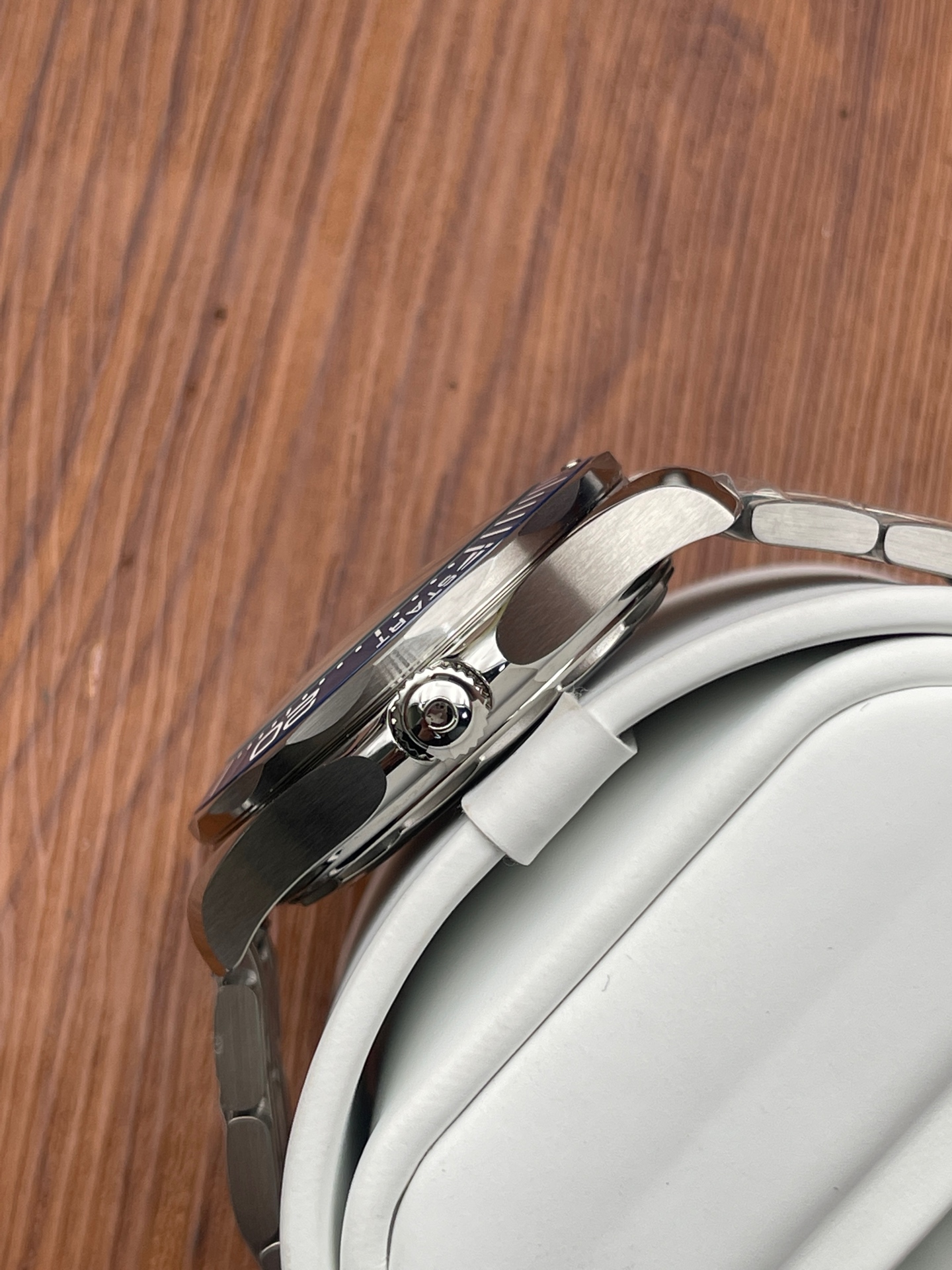 Omega 210.30.42.20.04.002 detail 1