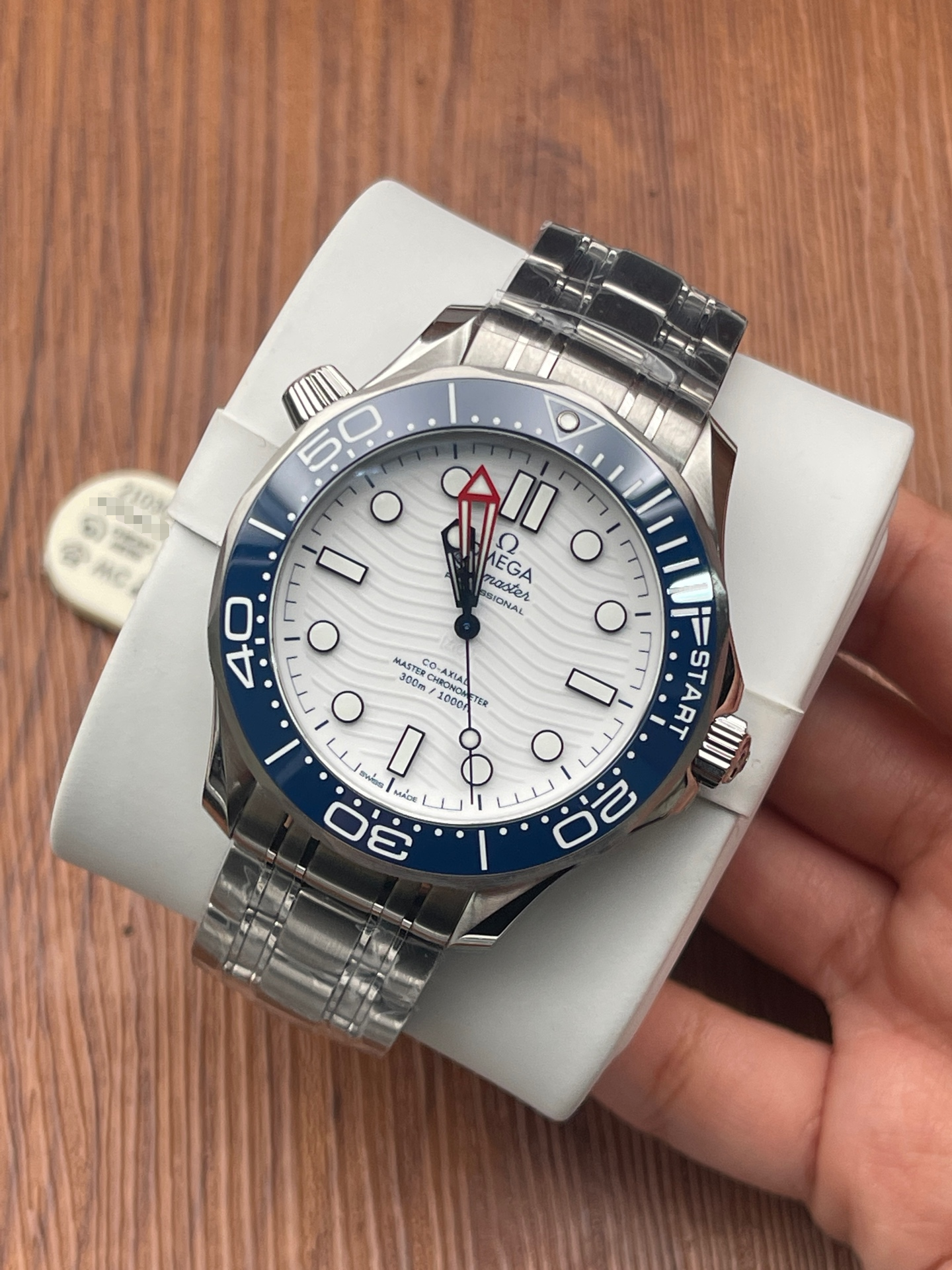 Omega 210.30.42.20.04.002